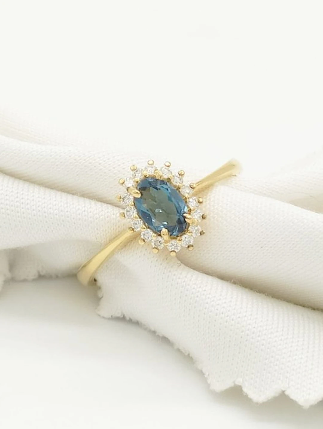 Ring - 18 kt. Yellow gold Sapphire - Diamond