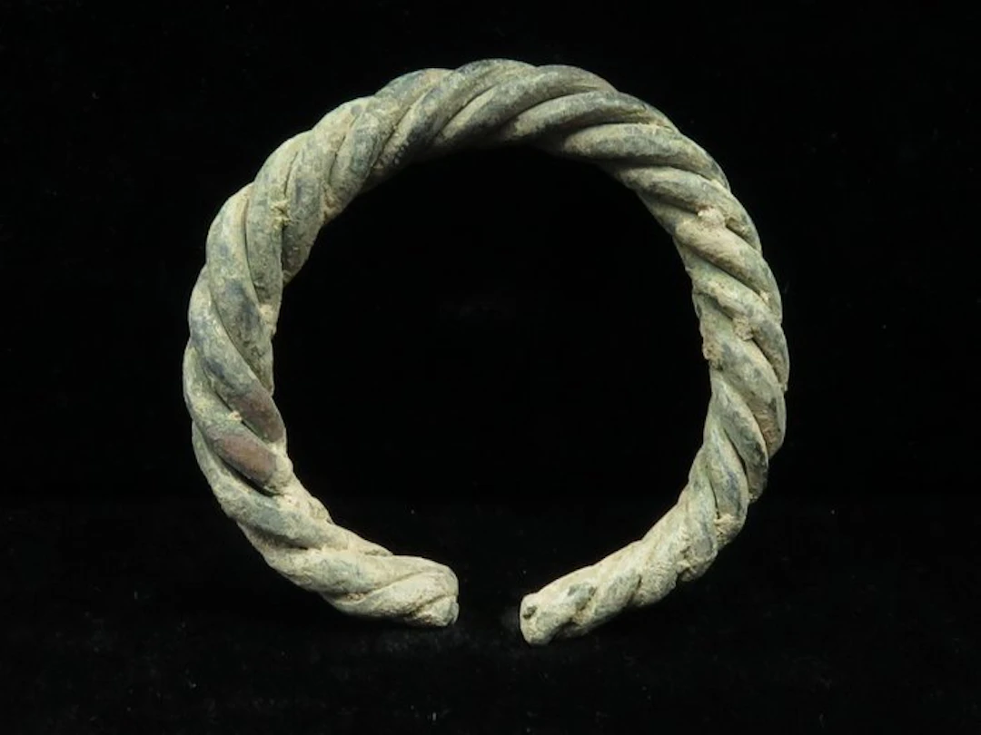 Viking Era Bronze braided Bracelet (1x) - 7 cm (No reserve price)