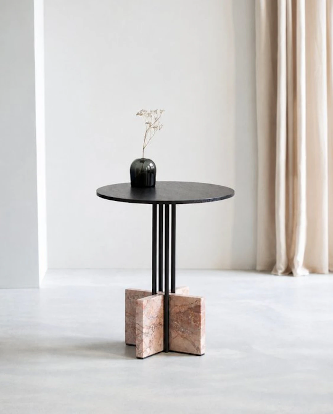 Favius - Hanne Willmann - Side table - GRAVITY TABLE - Steel, Marble