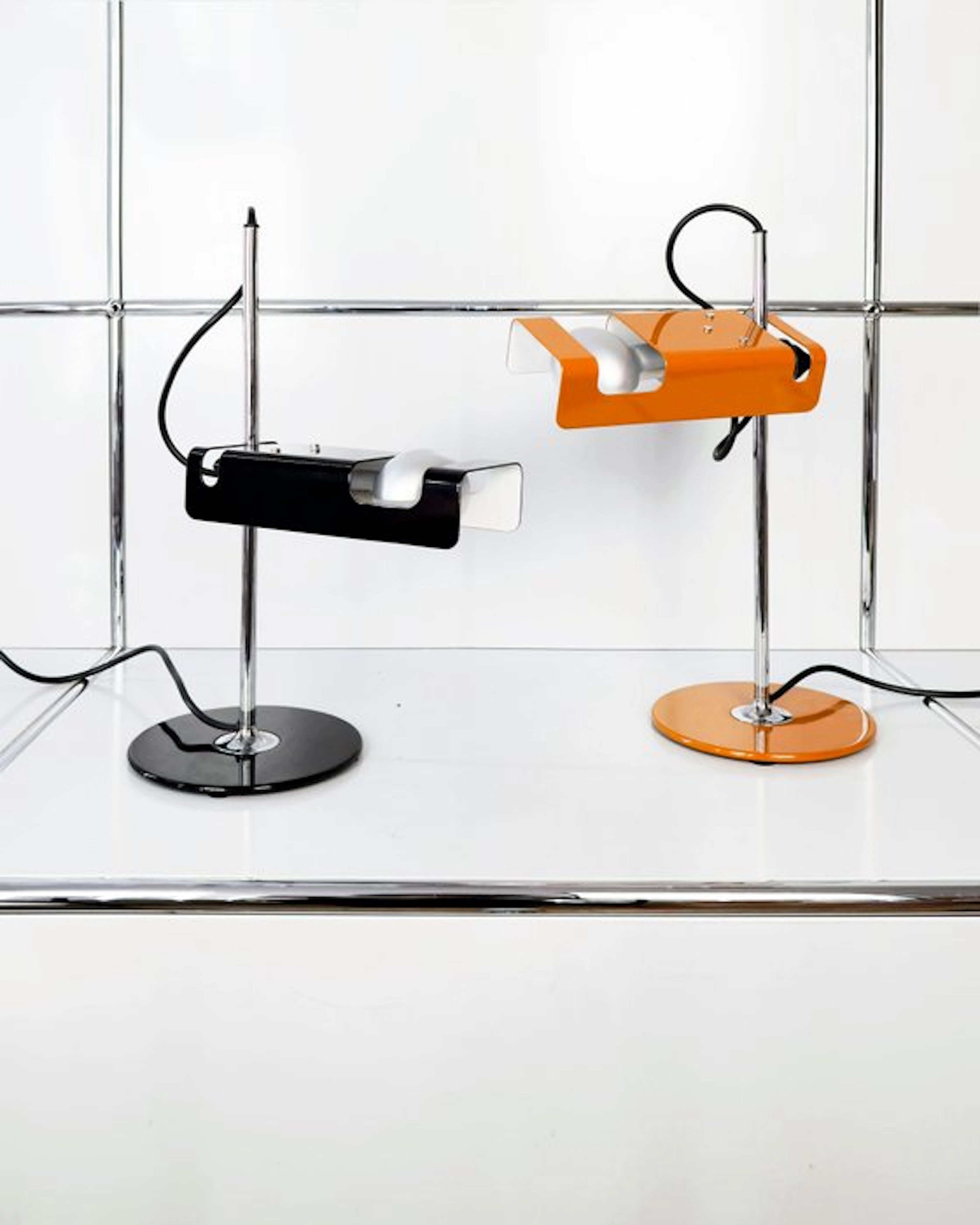 Oluce - Joe Colombo - Table lamp - Spider - Metal