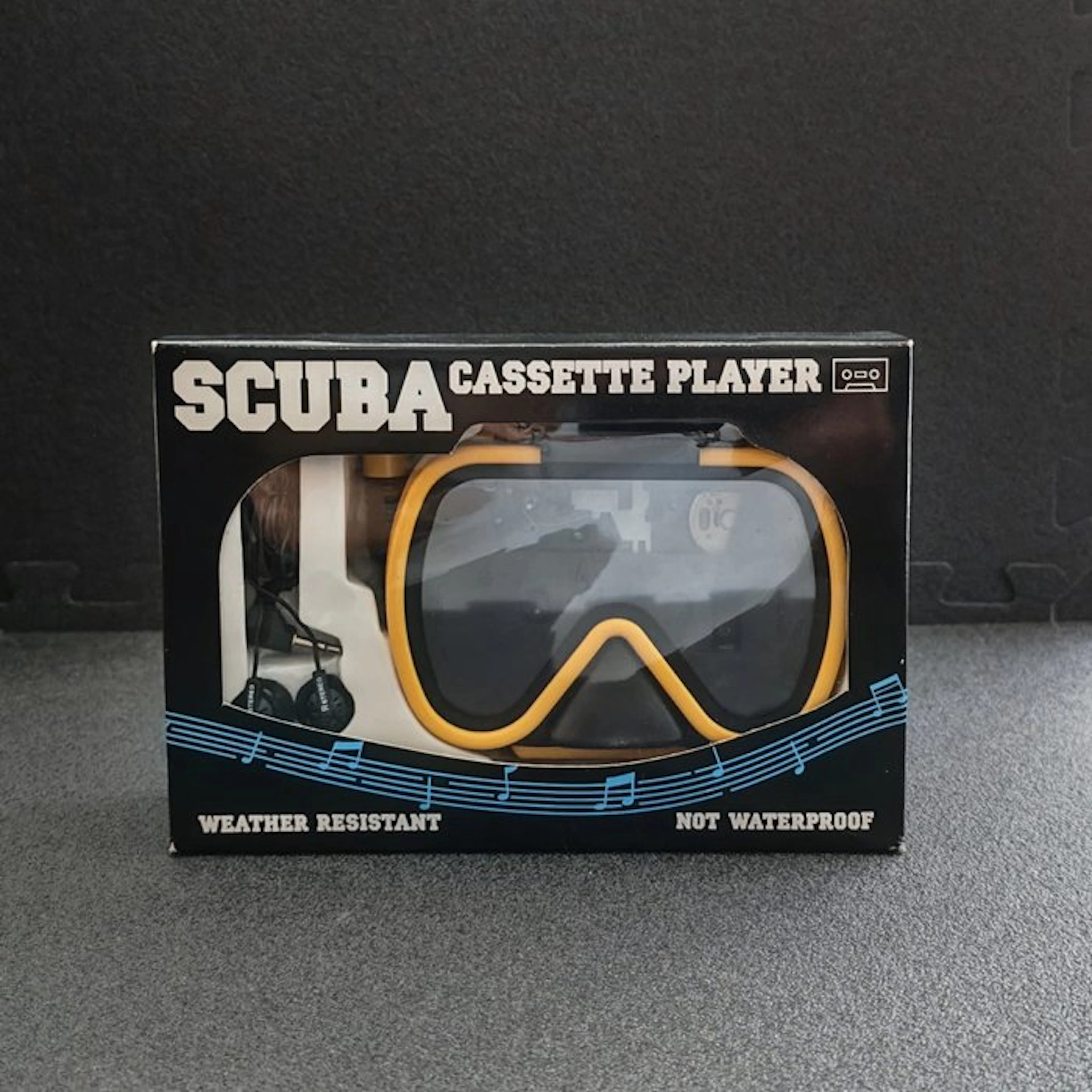 Generic / Novelty - Scuba 'Water-Resistant' Portable cassette player