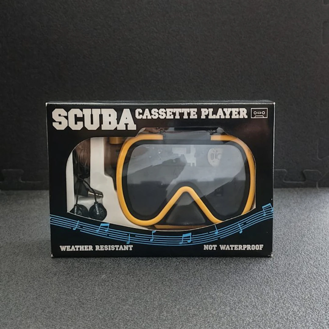 Generic / Novelty - Scuba 'Water-Resistant' Portable cassette player