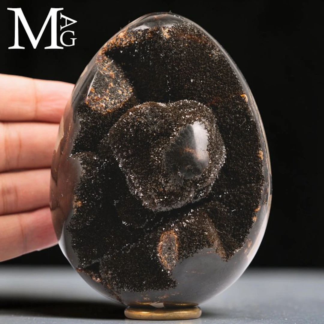 Egg-shaped septarian geode from Madagascar