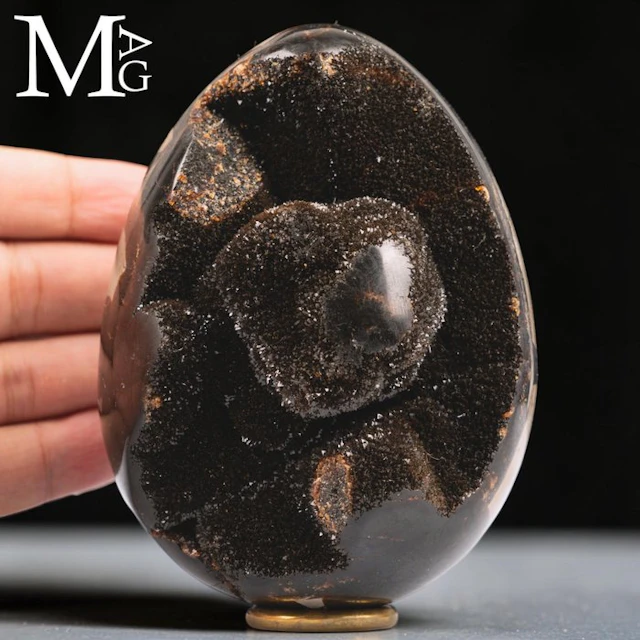 Egg-shaped septarian geode from Madagascar