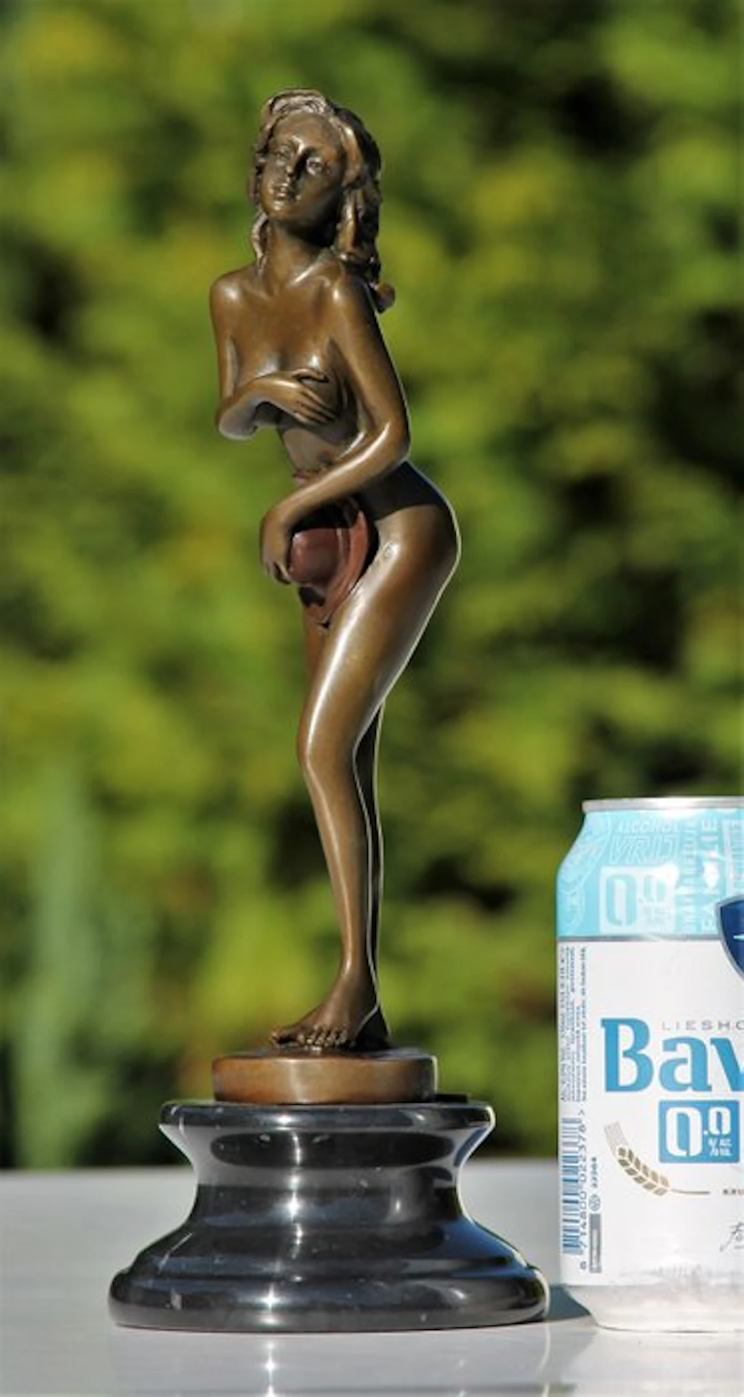 Sculpture, the lady with the head - 29 cm - bronze marble