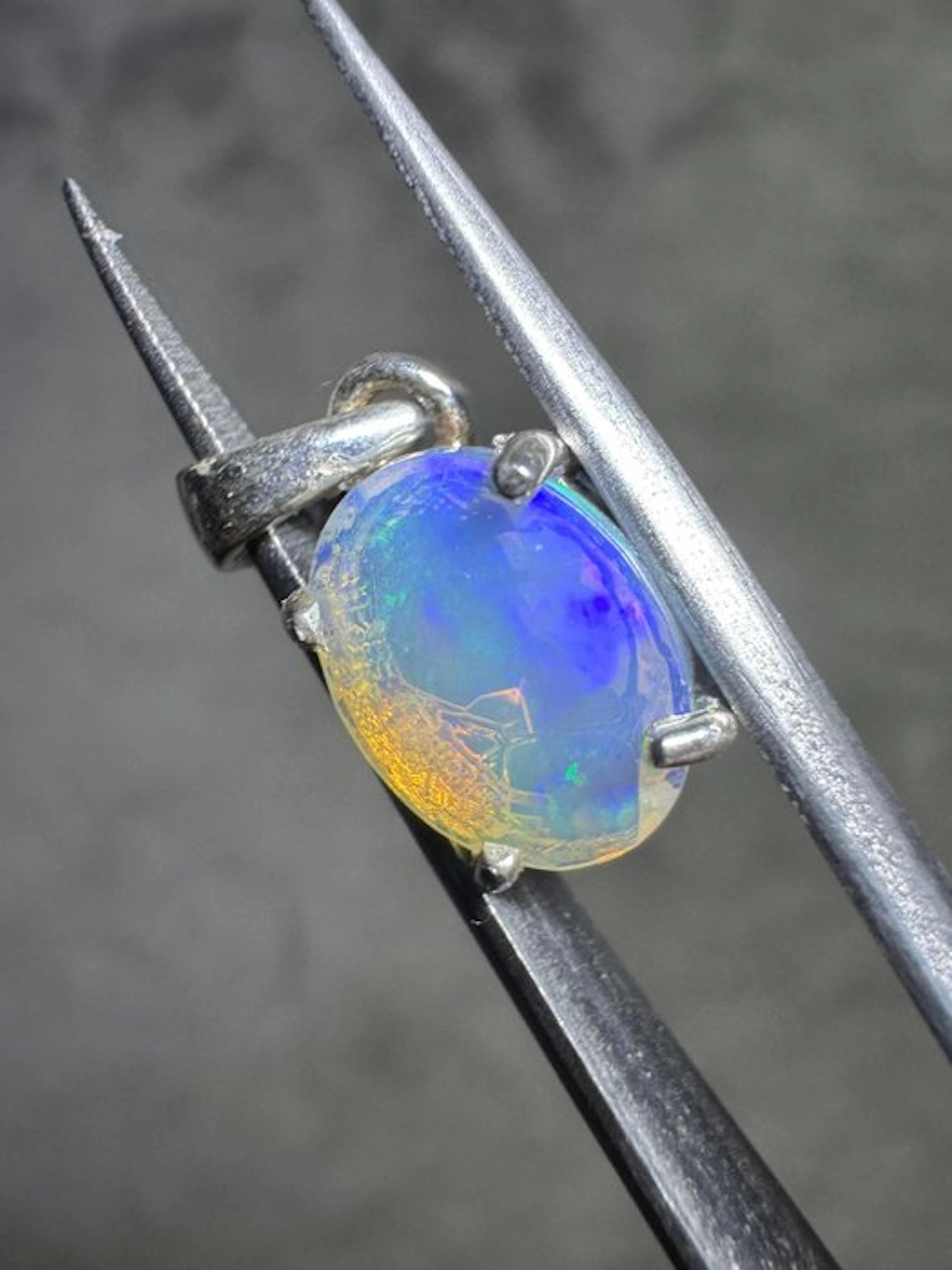 Faceted white opal pendant from Ethiopia + 925 silver...