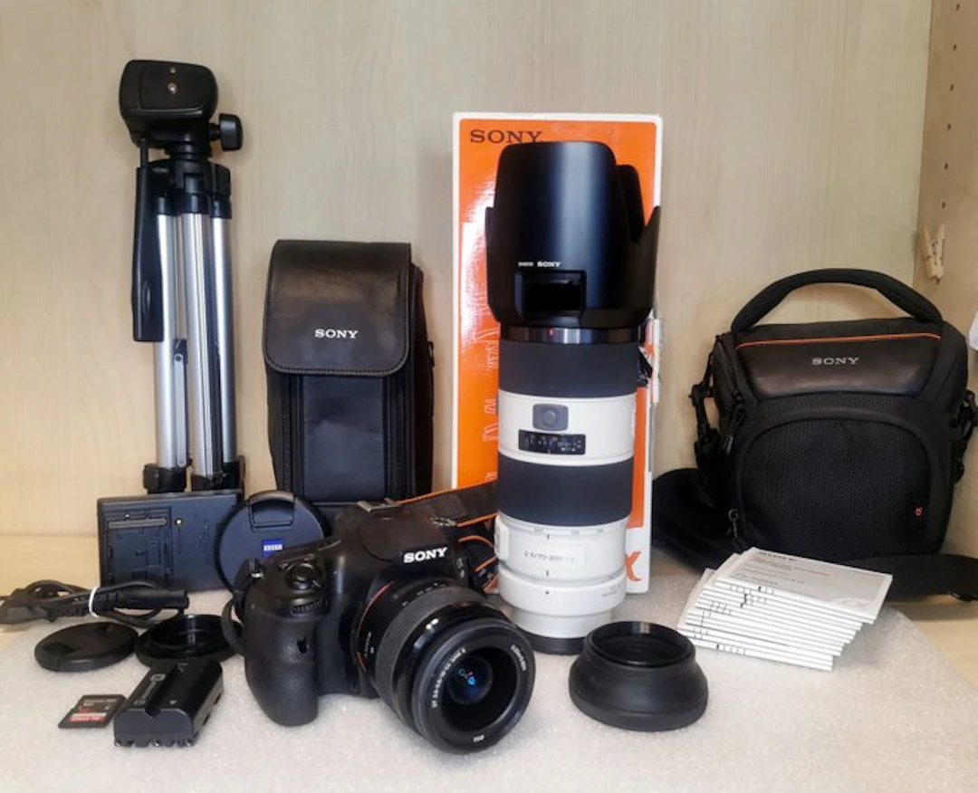 Sony KIT Alpha 58 + lens Sony 70-200mm f/2.8 G + 18-55mm