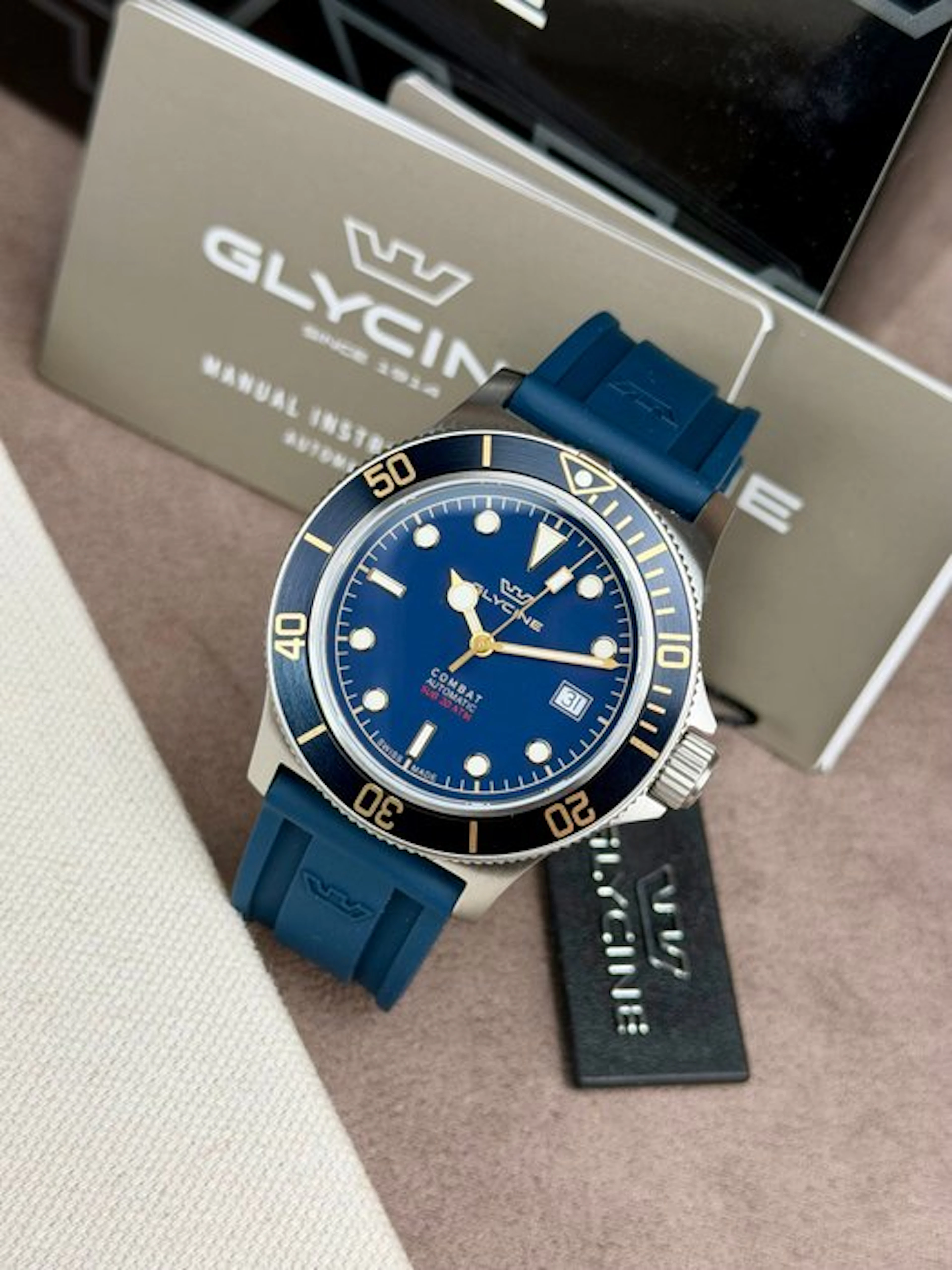 Glycine - Combat Sub Automatic Date Blue/Black - GL0327 - Men - 2020-2025