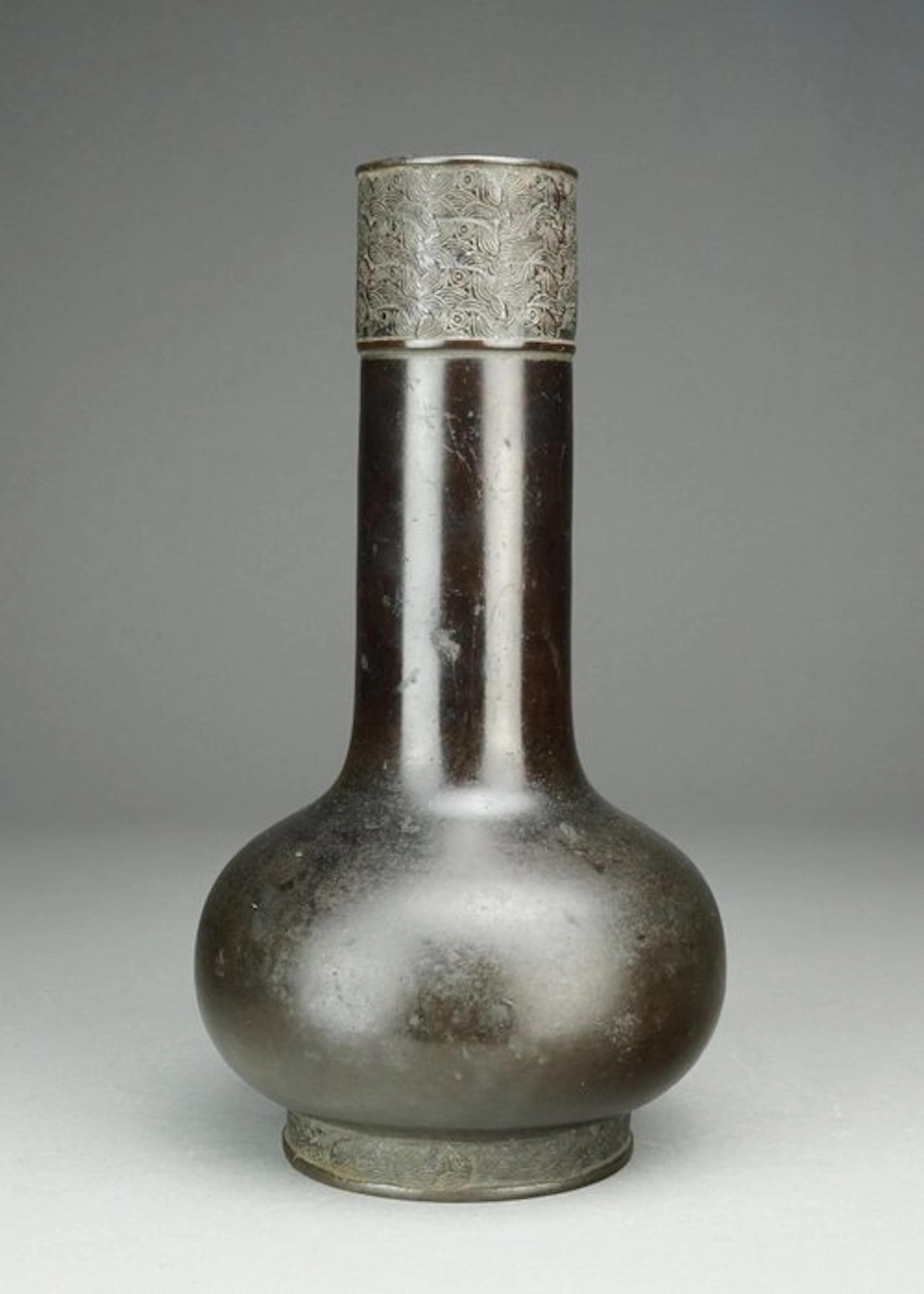 Archaistic Bottle Vase - Bronze - China - Qing Dynasty (1644-1911)