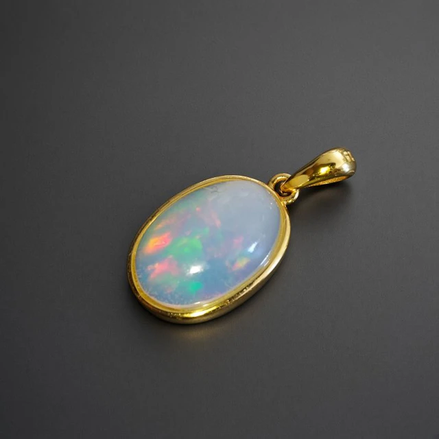 Welo Opal pendant from Ethiopia with color-changing hues