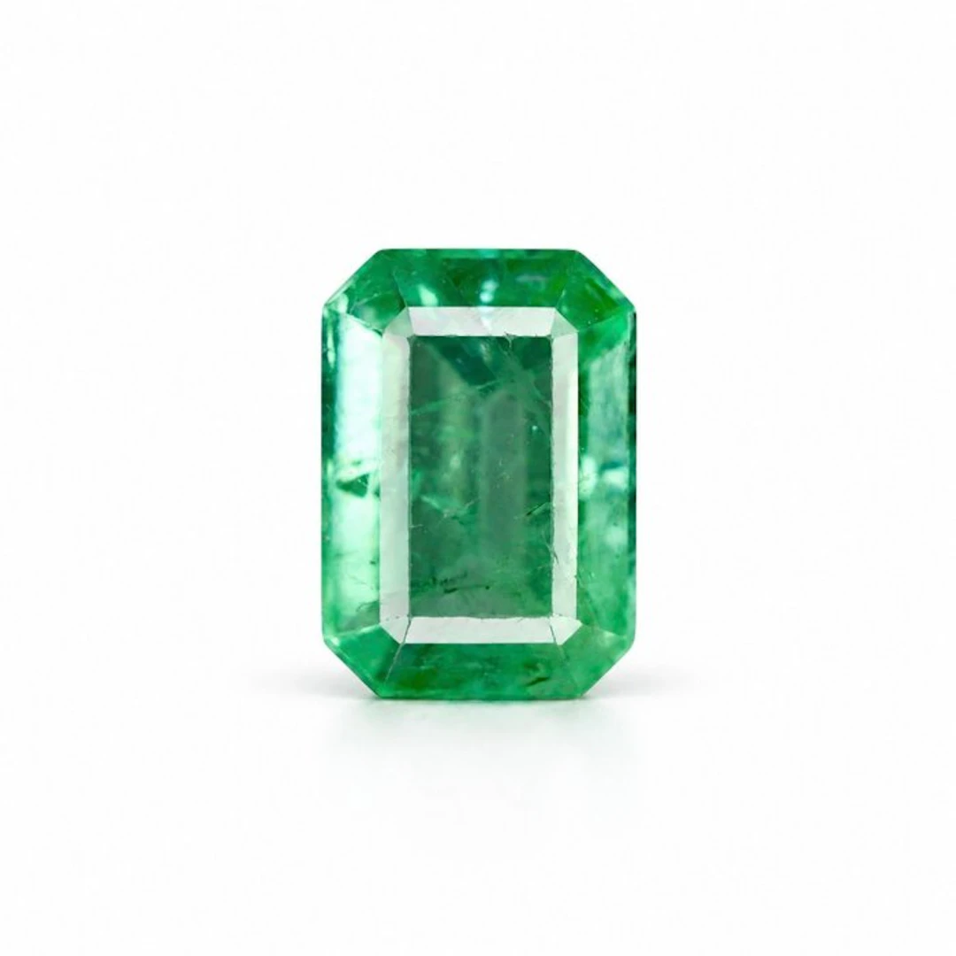 No reserve price Green Emerald - 0.84 ct - International...