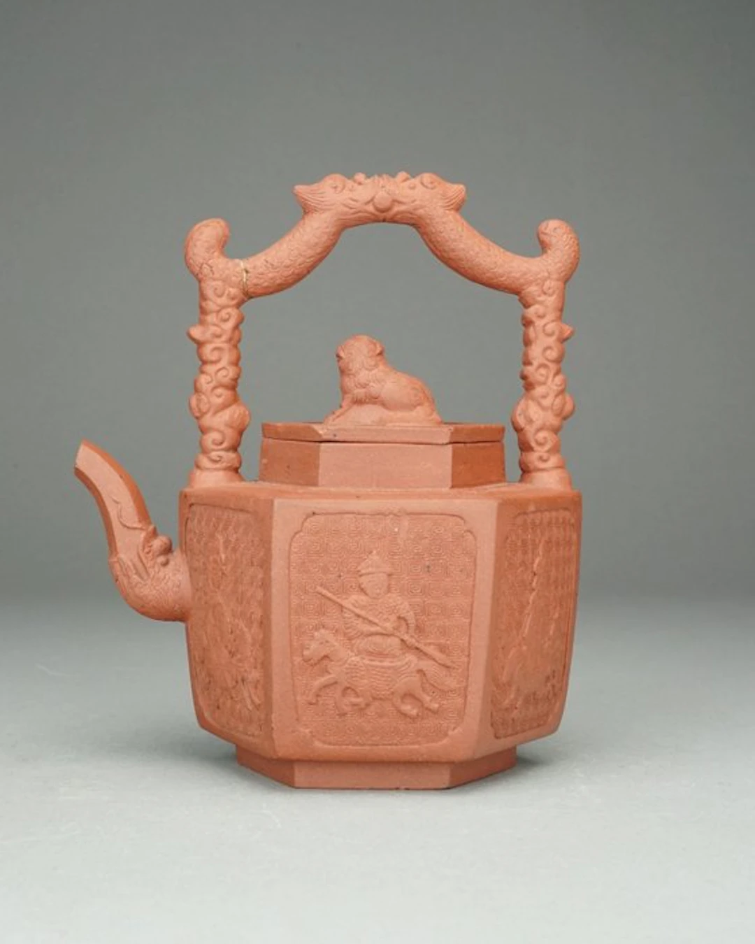 ‘Dragon Handle’ - Yixing Teapot - China - Kangxi (1662-1722)