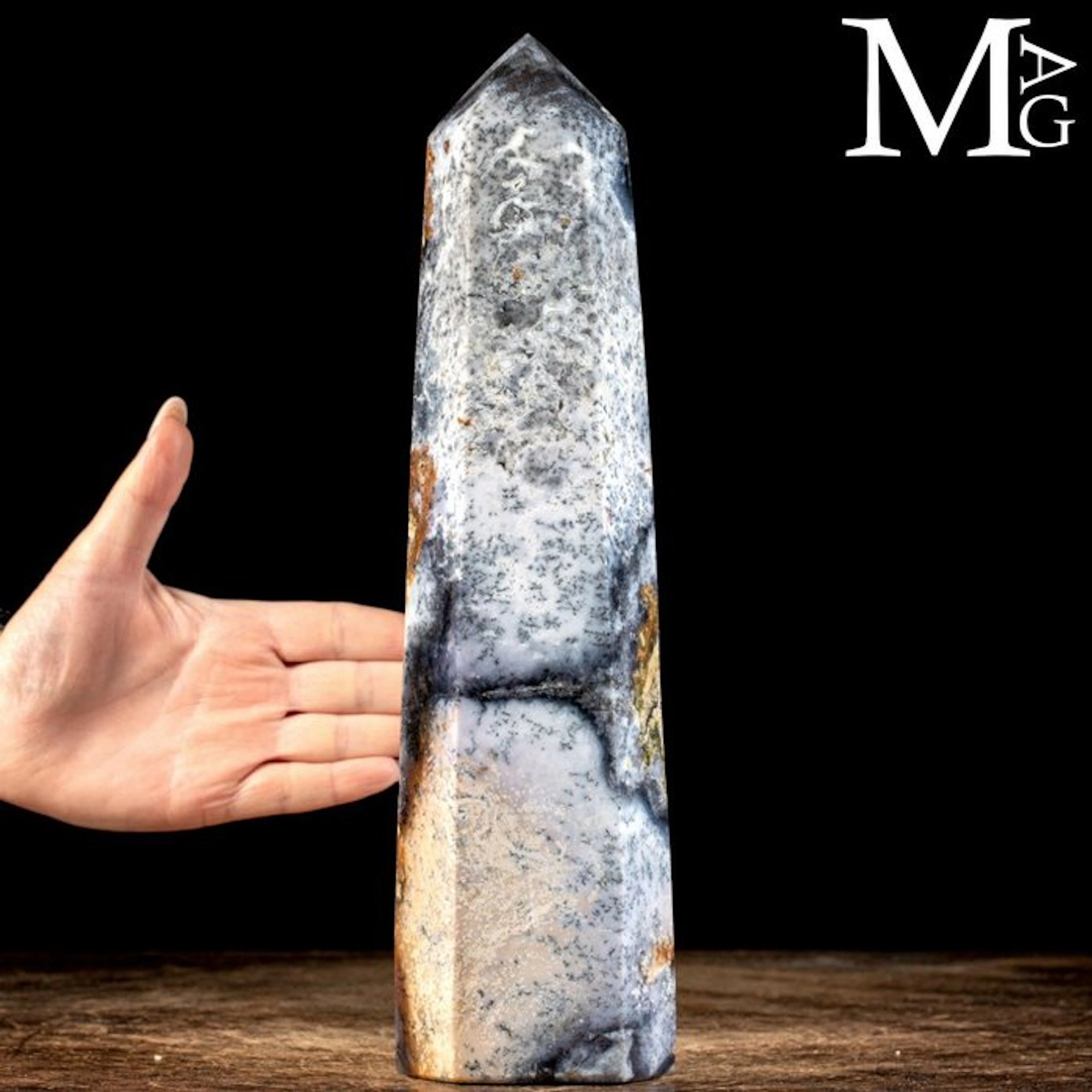 Dendritic Agate Obelisk Dendritic Agate - Height: 325 mm...