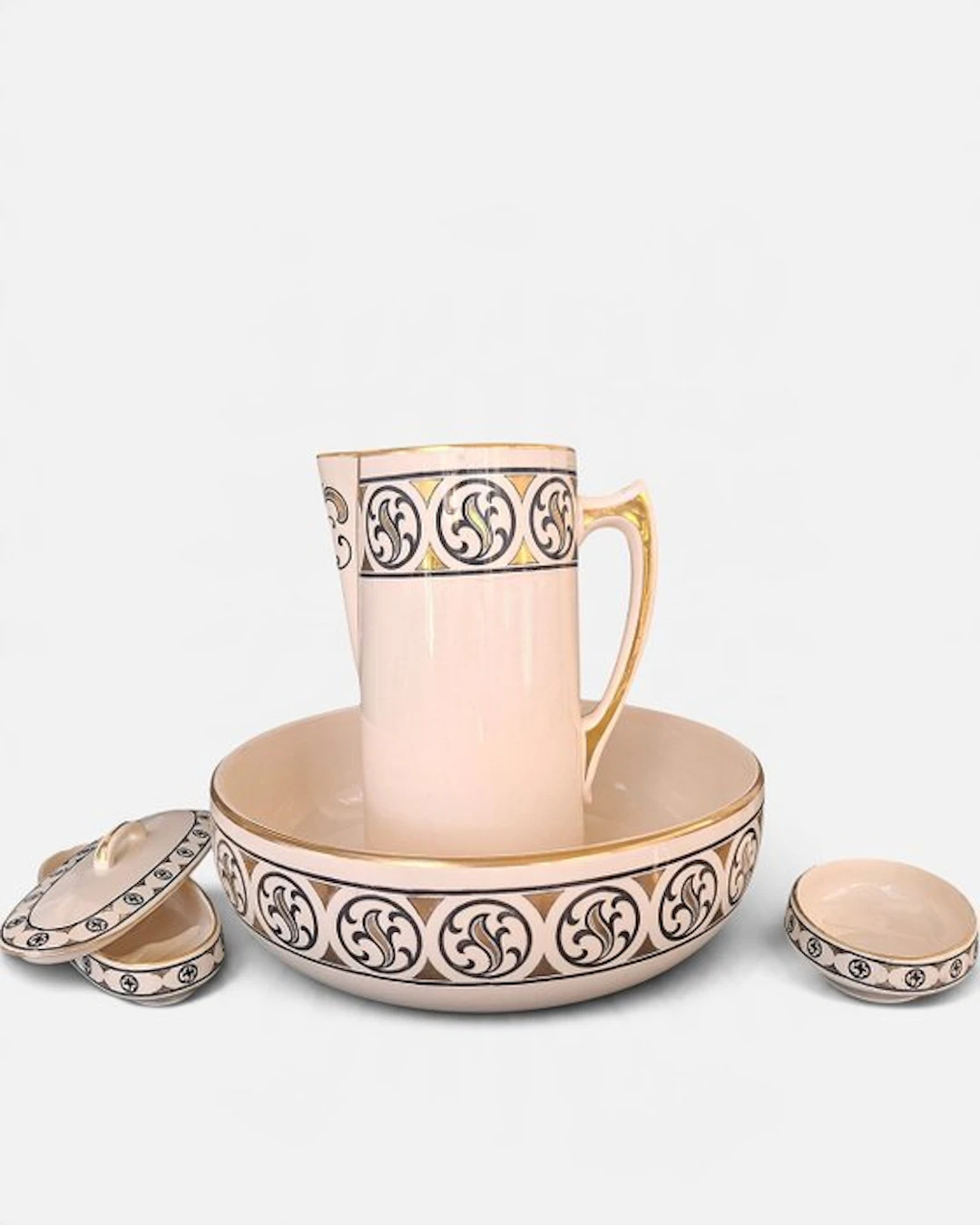Art Deco Toilet set - manufacture St Amand & Hamage...