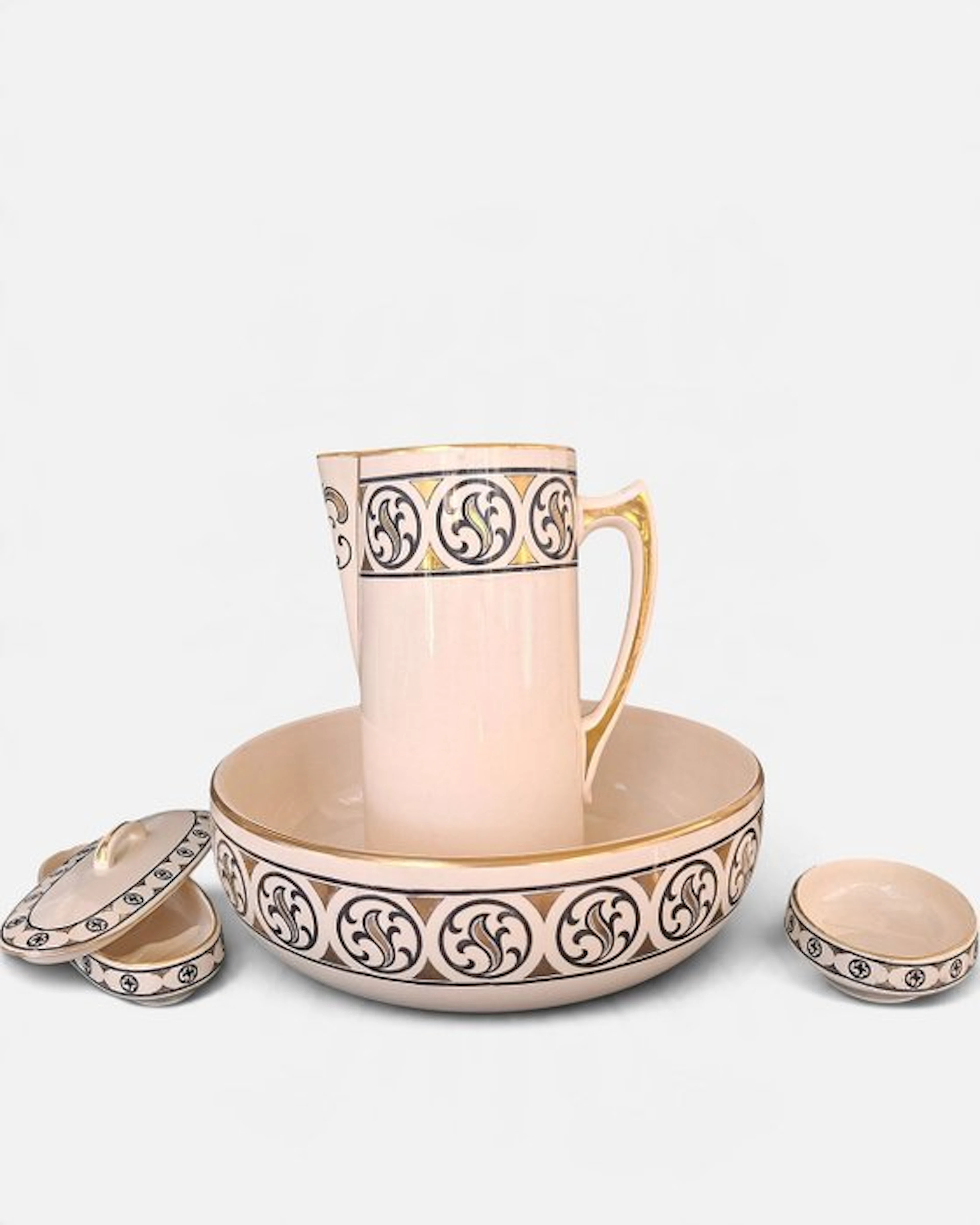 Art Deco Toilet set - manufacture St Amand & Hamage...