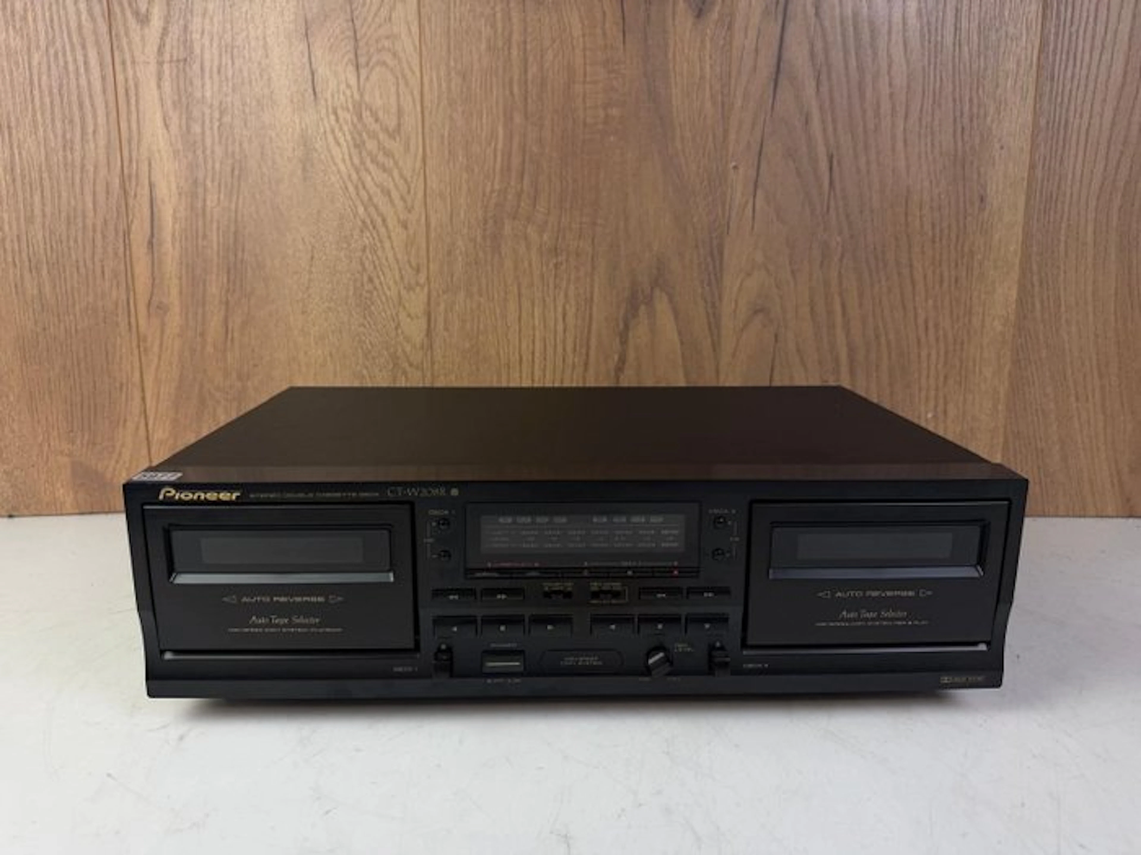 Pioneer - CT-W208R Audio-cassette deck