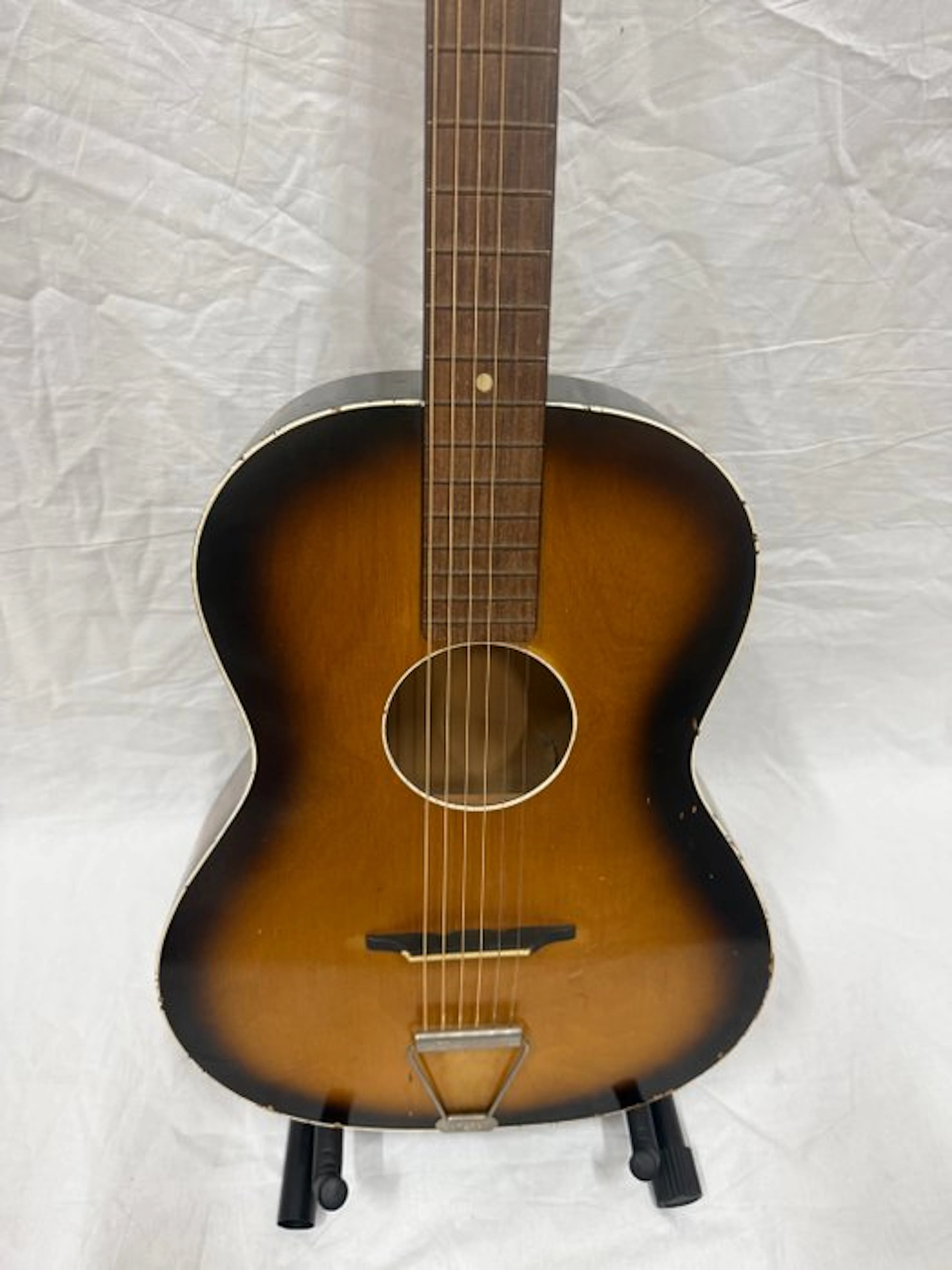 Symphonie - Vintage Parlour - - Acoustic guitar...