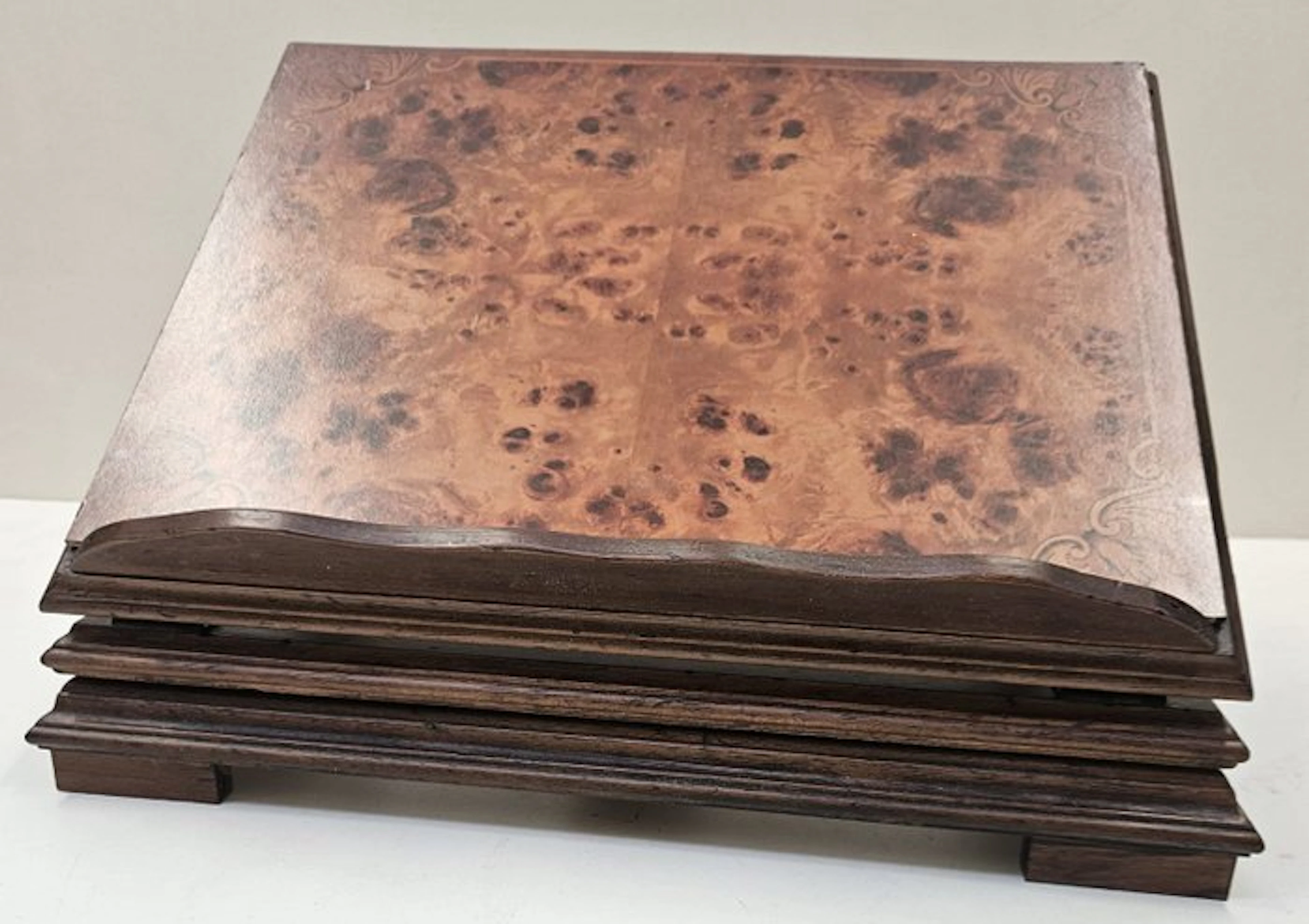 Stand - Wood