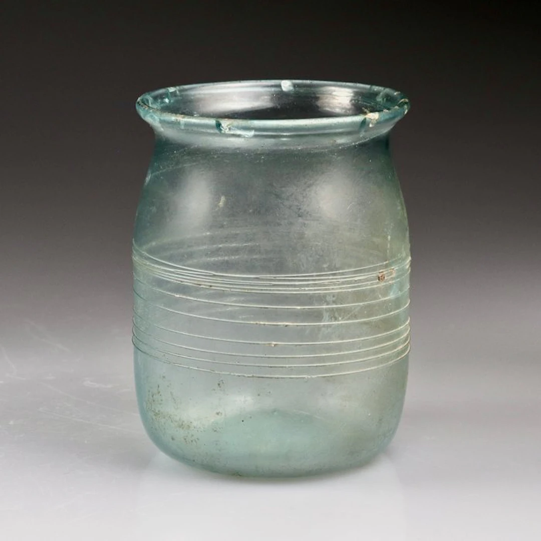 Ancient Roman, Empire Glass Bécher with applied filet decoration - 90 mm