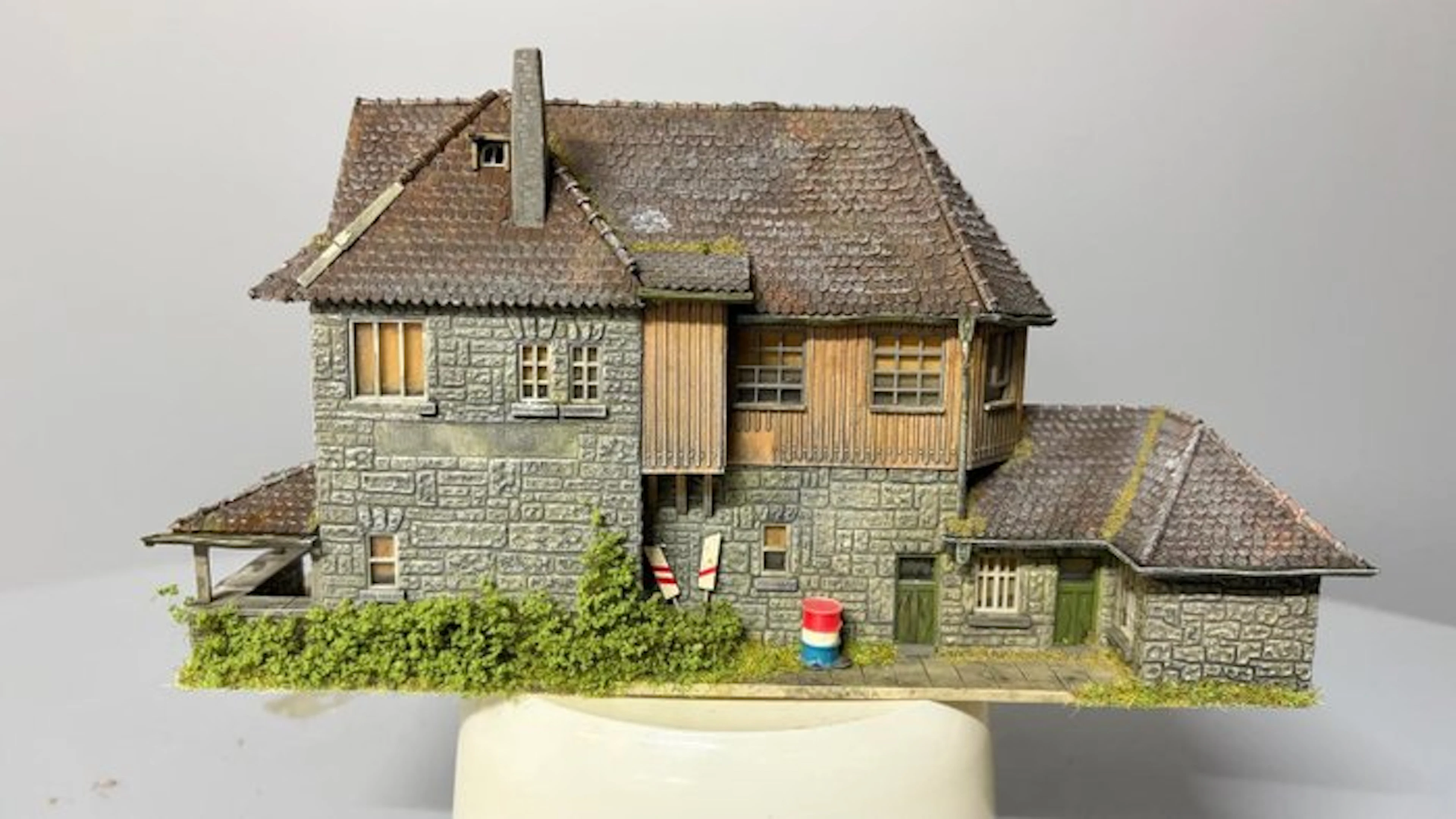 Faller H0 - B 126 - Model train buildings (1) - Seinhuis Darmstadt Weathered