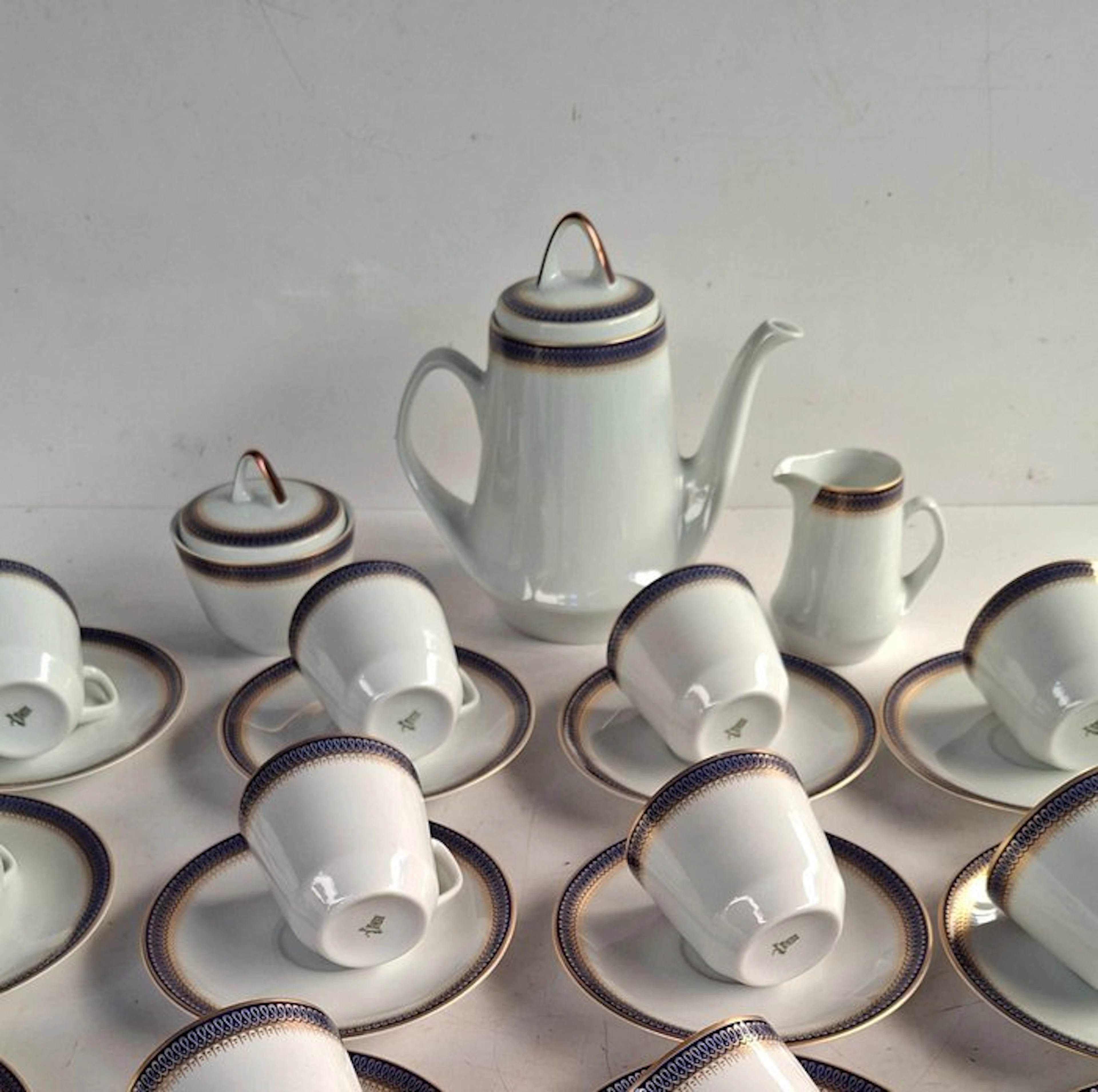 Jaeger & Co. - Tea service (23) - Porcelain