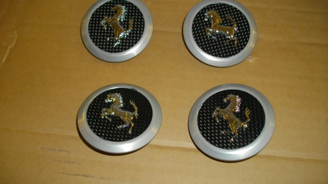 Car part - Ferrari - n.4 HUBCAP wheels Coprimozzi ruota...