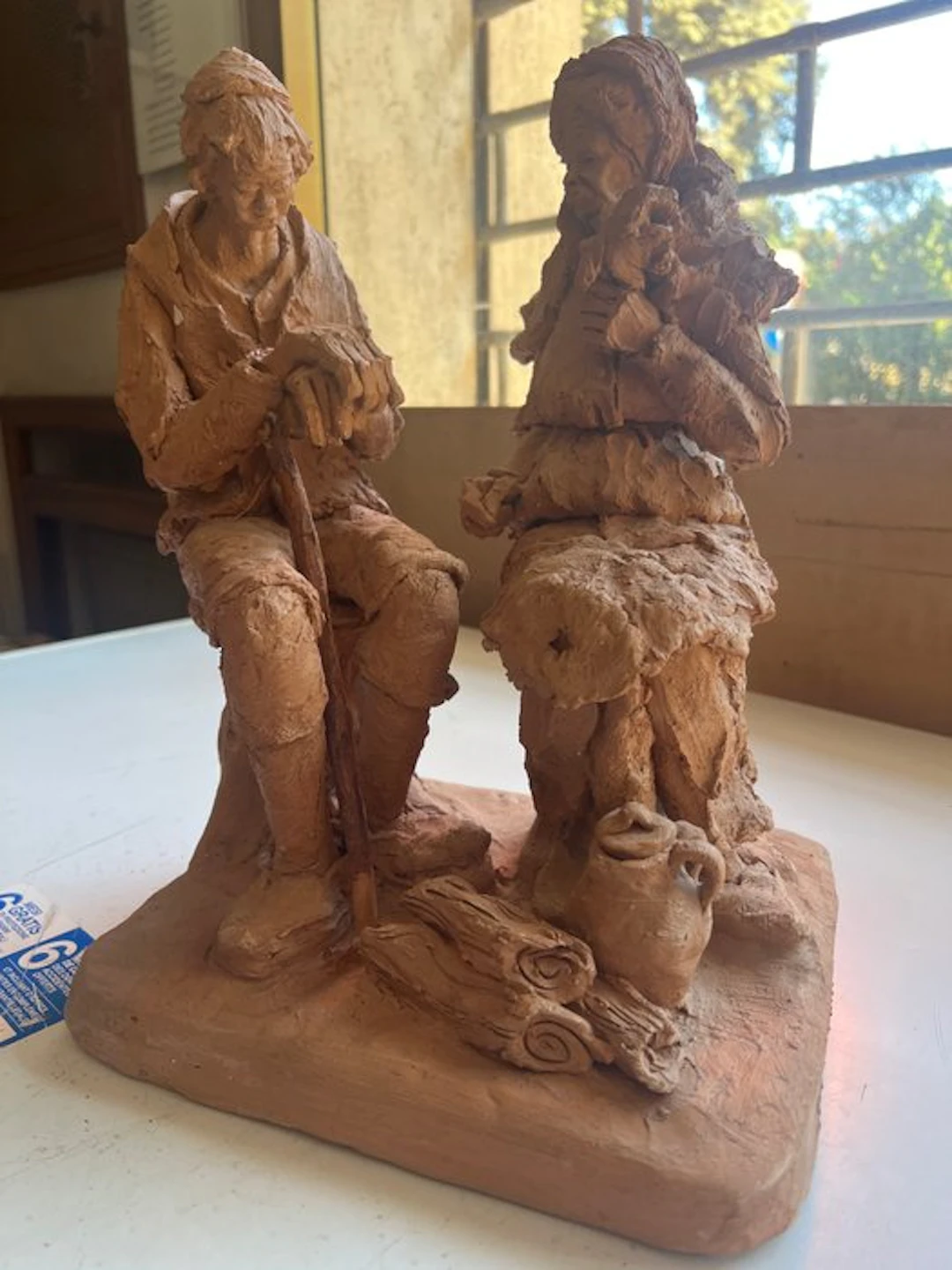 Scoleri Ettore - Sculpture, Anziani seduti - 40 cm - Earthenware