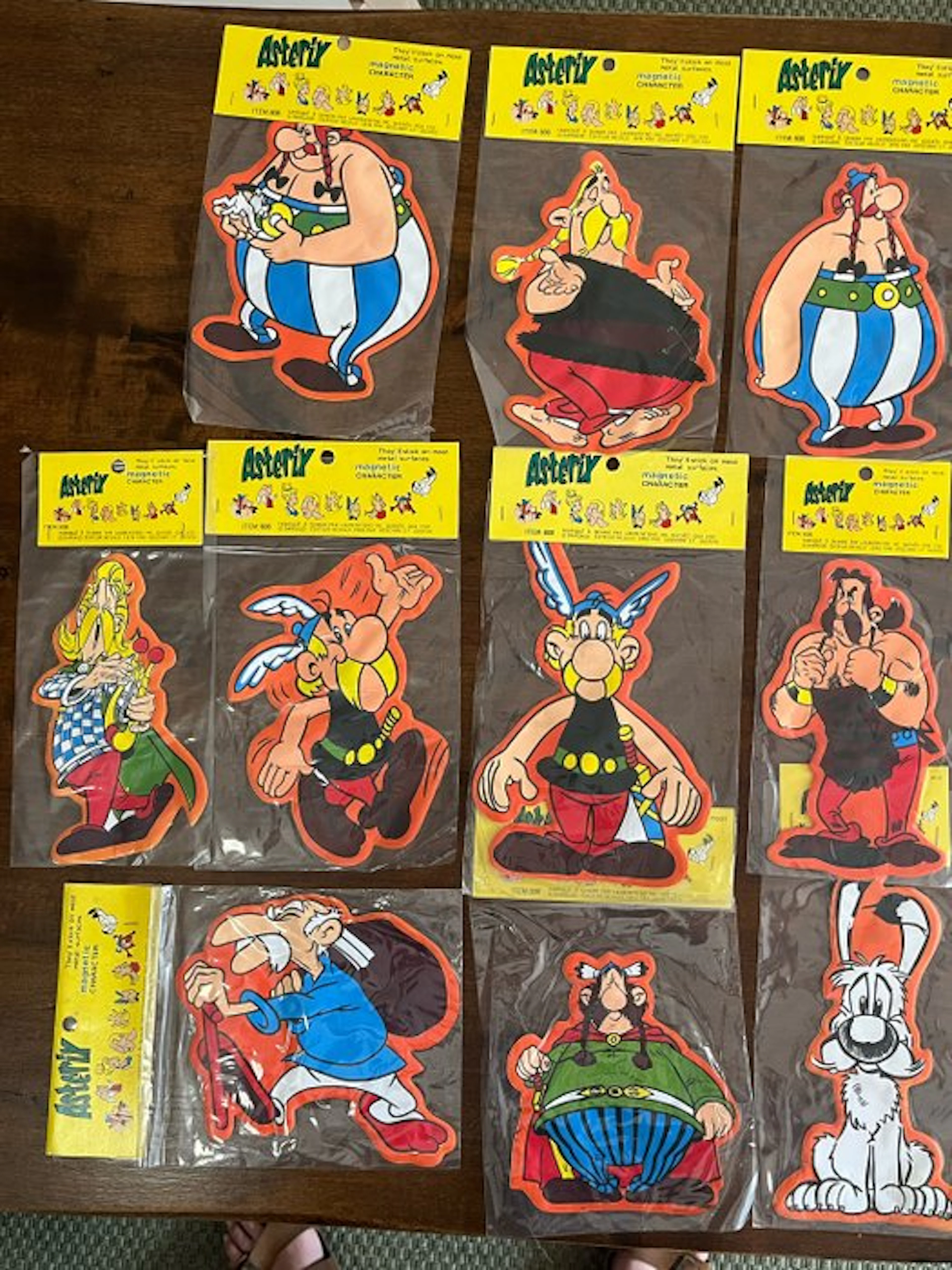 Asterix - 10 magnetic characters - 1978