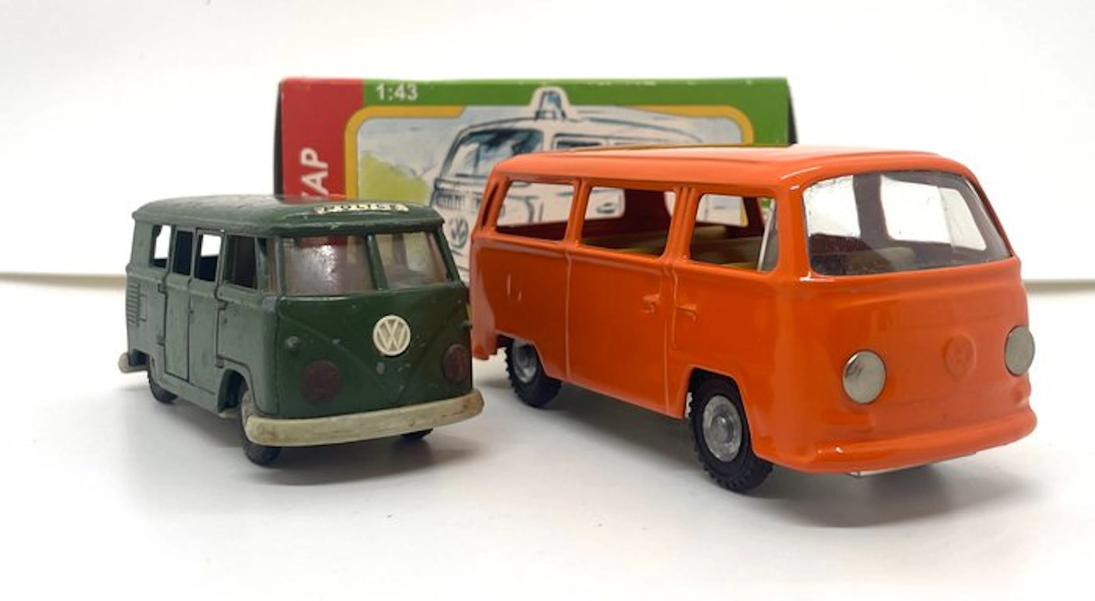 GAMA, Kovap 1:43 - Model van (2) - Volkswagen T1 bus (split-window) en T2