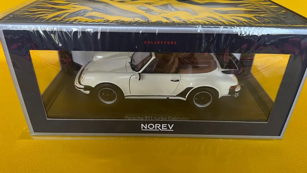 Norev 1:18 - Model convertible car - Porsche 911 turbo Cabriolet