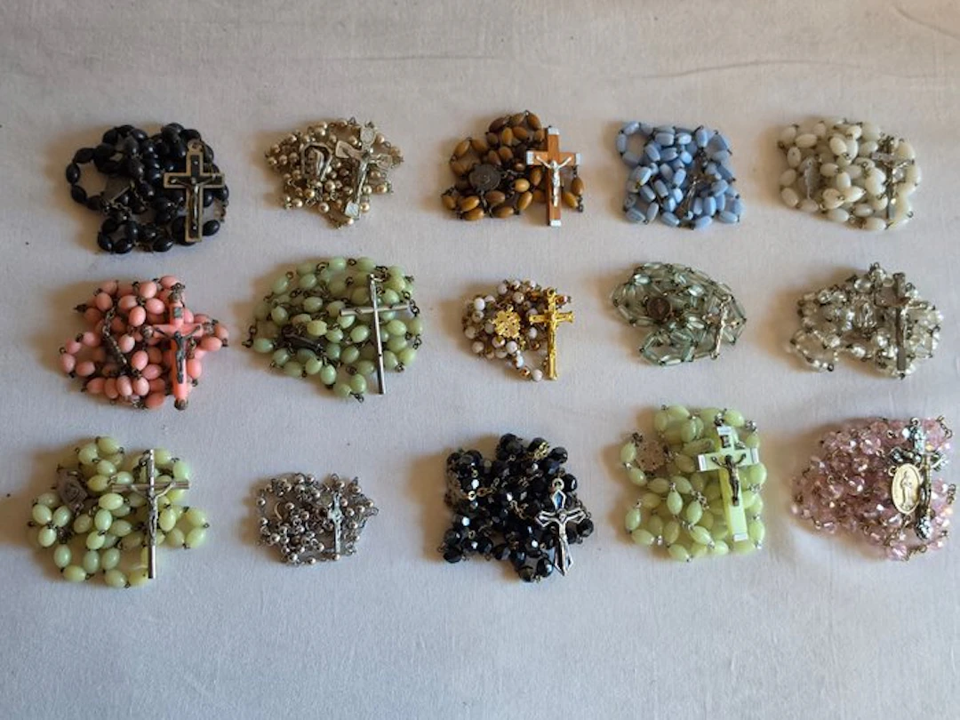 Rosary (15) - Interesting lot of 15 assorted antique rosaries. - 1990-2000