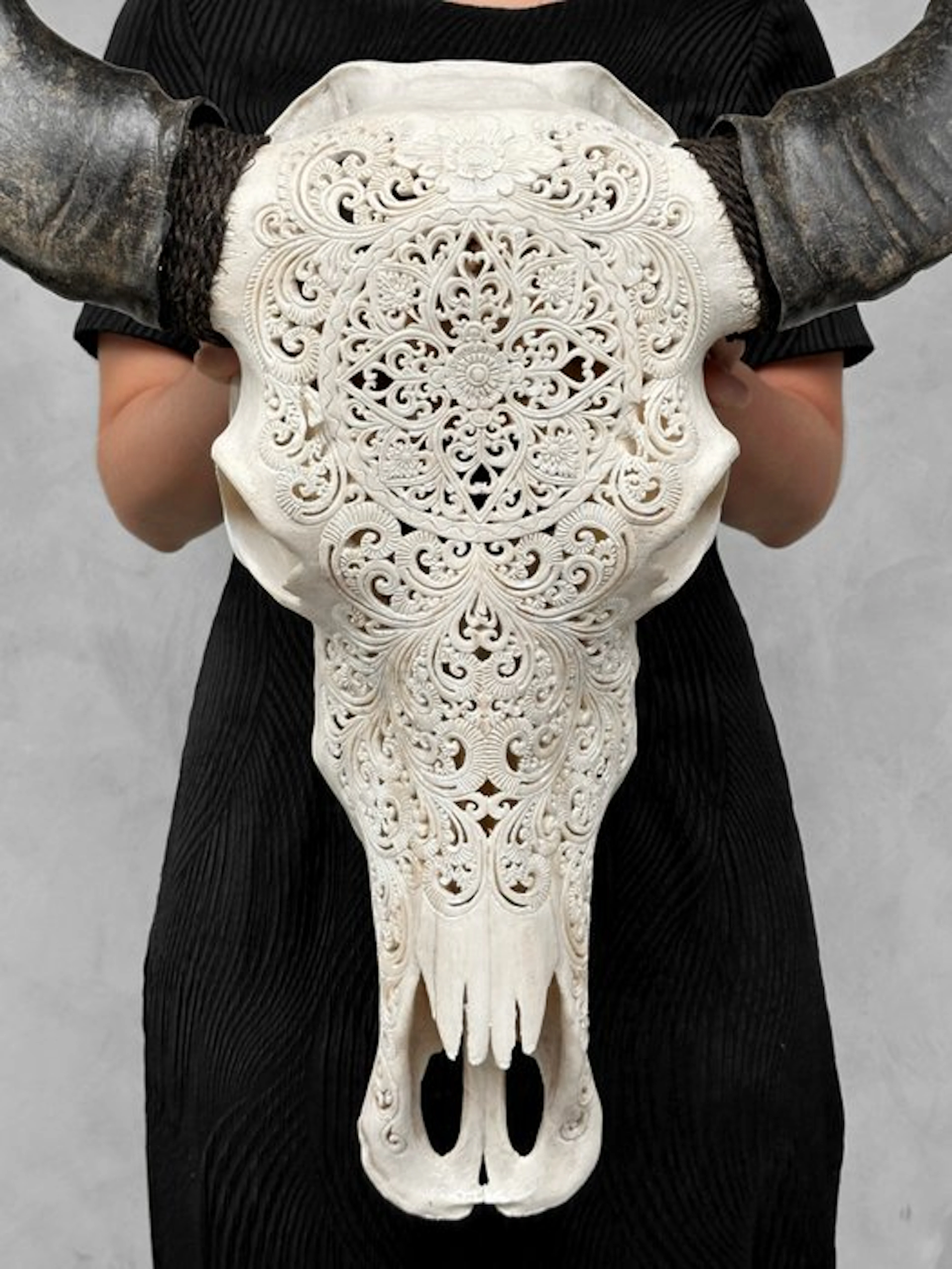 NO RESERVE PRICE - C- Large Hand-Carved White Water...
