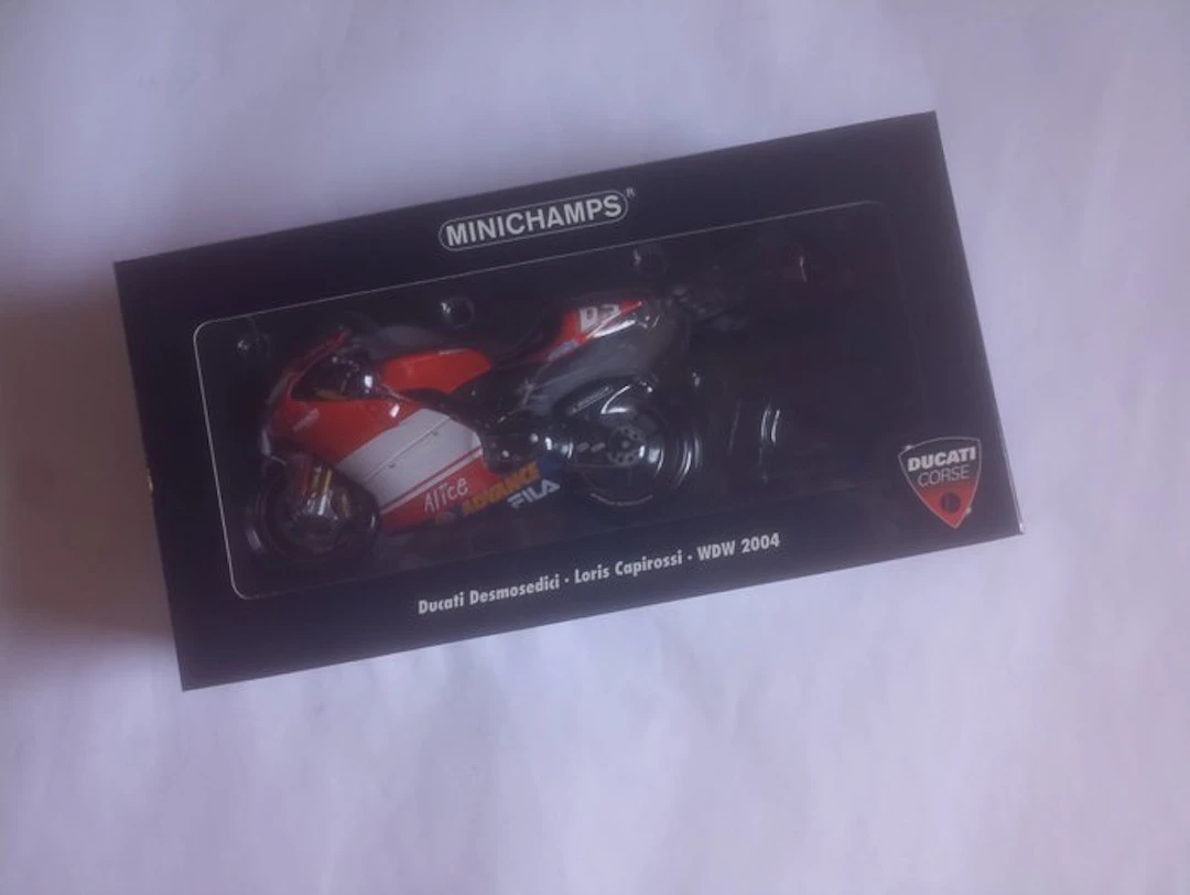 MiniChamps 1:12 - Model motorcycle - Ducati Desmosedici - MotoGP