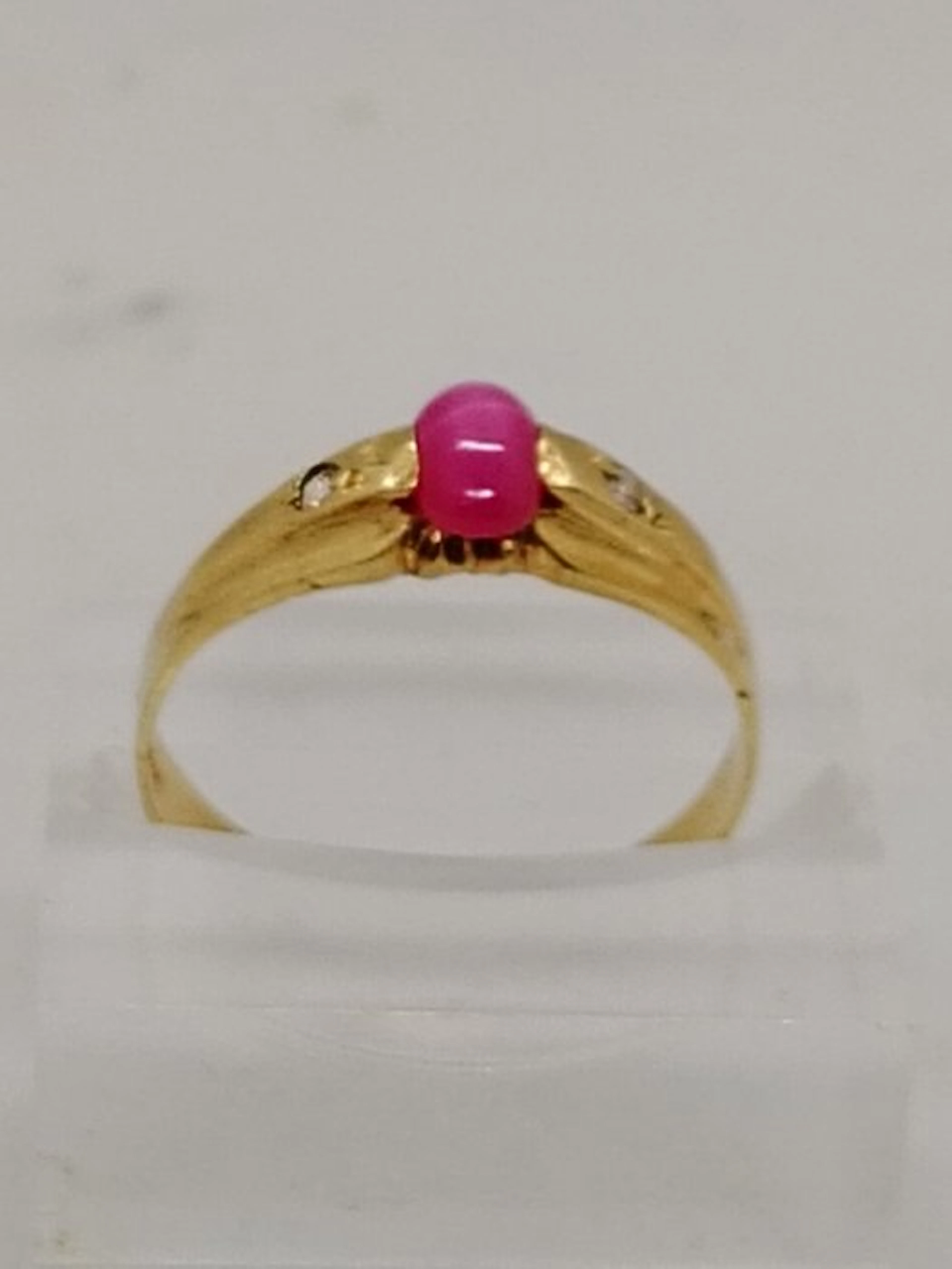 Ring - 18 kt. Yellow gold Ruby - Diamond