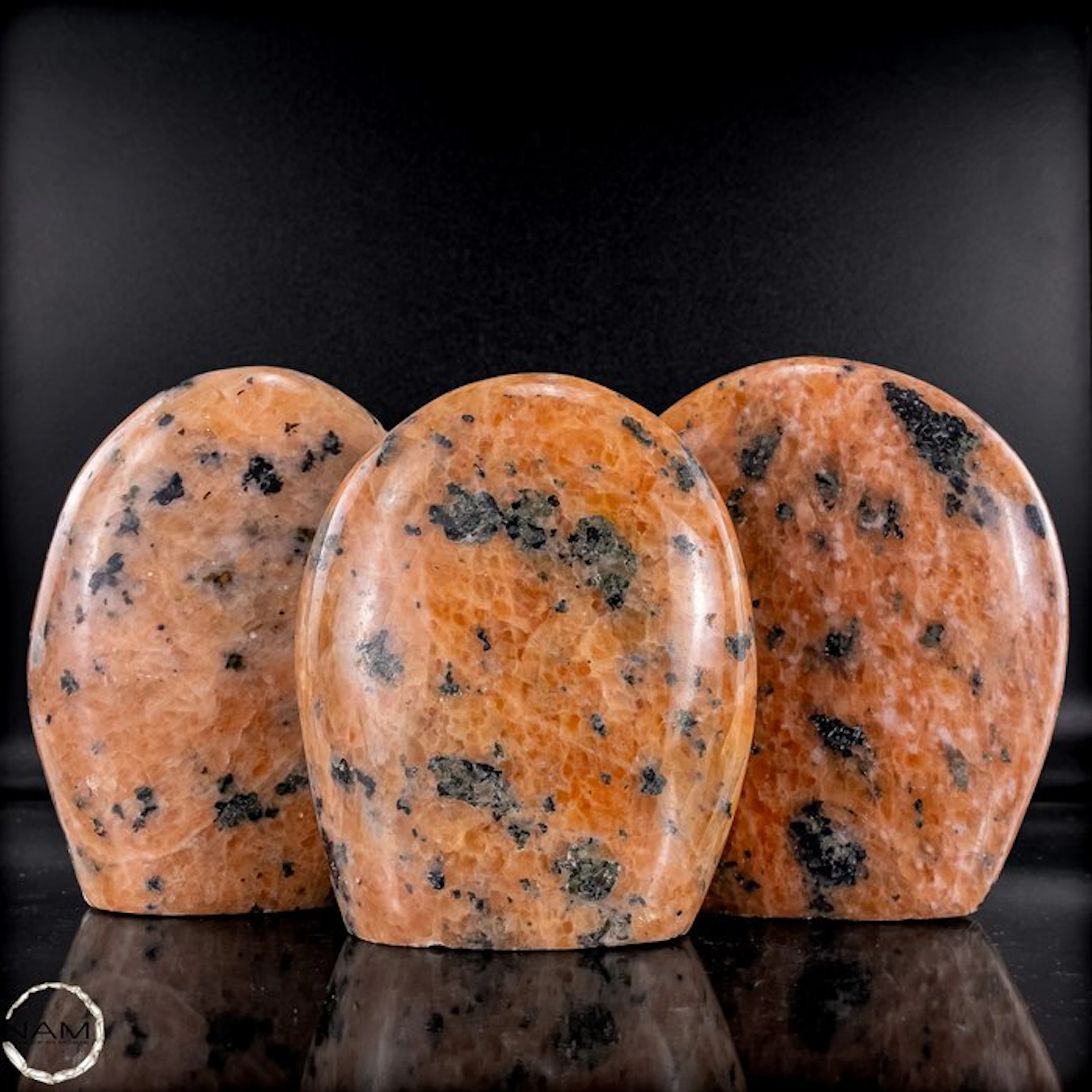Orange calcite with black tourmaline – powerful harmony of light and protection