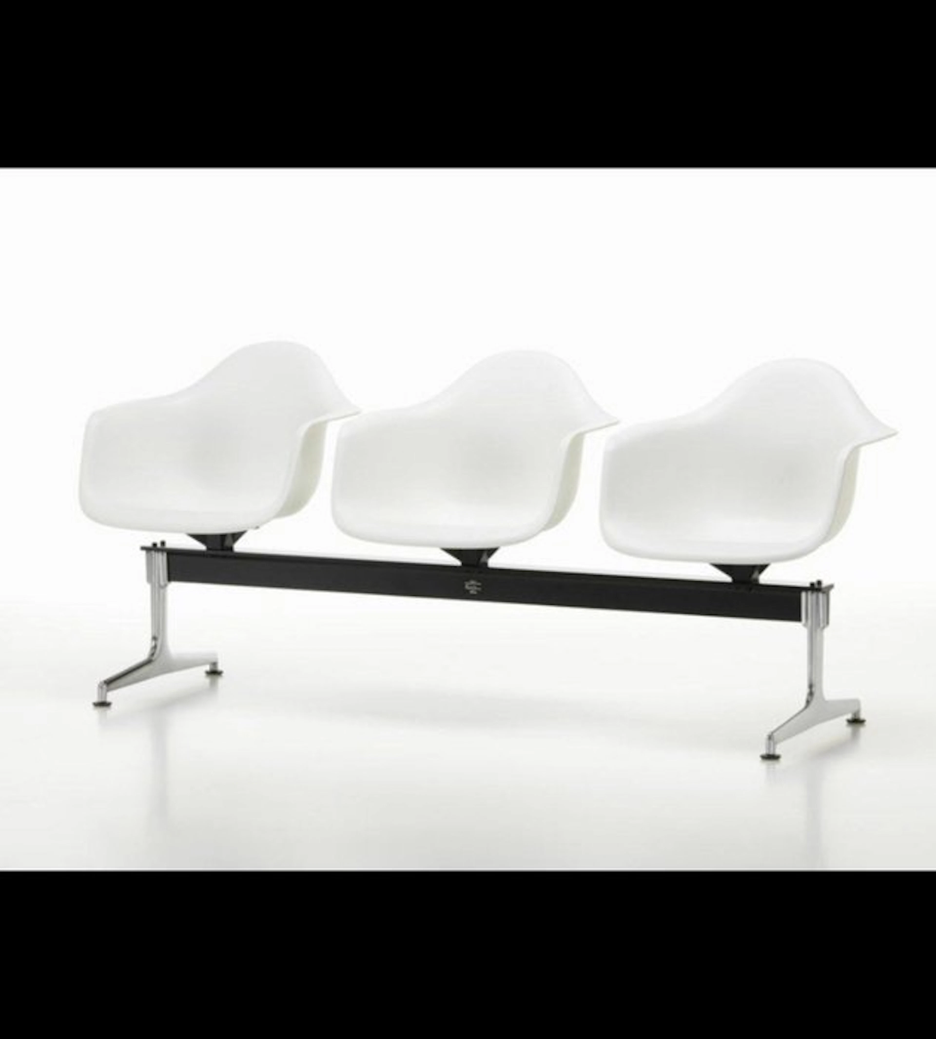 Vitra - Charles Eames - Bench - Eames Tandem Seating - 3-Seater - Polypropylene