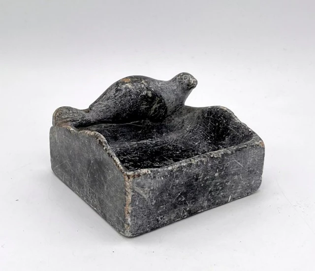 Oil lamp - Black soapstone - Greenlandic Inuit Qulliq