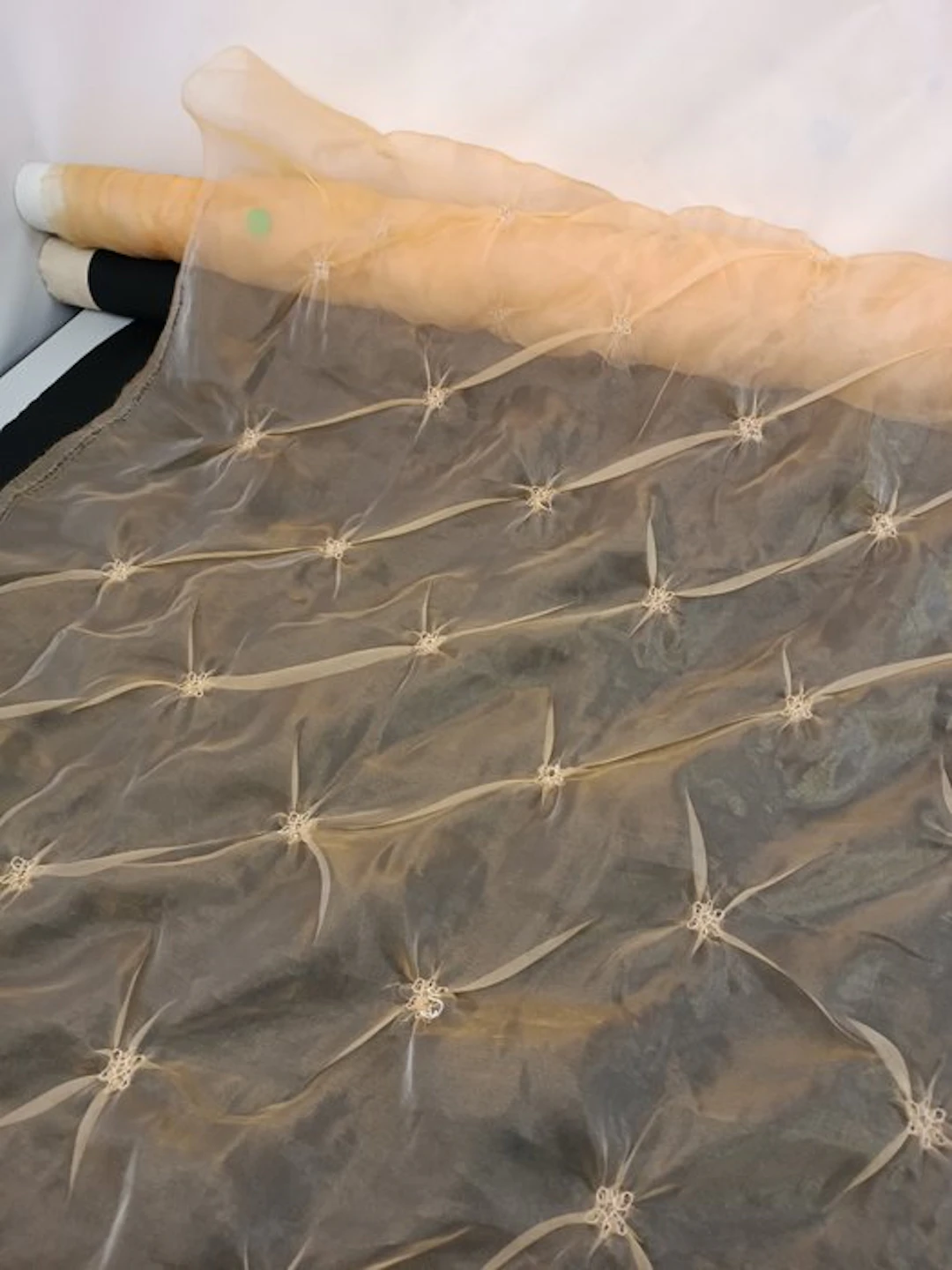 Upholstery fabric - 600 cm - 140 cm - Organza with a 3D effect
