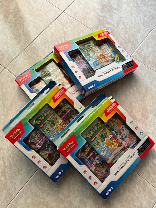 Pokémon - 4 Box - 4x Pokémon: collezione illustrazione...