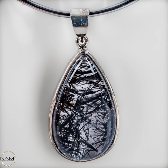 Natural tourmaline-in-quartz pendant – Unique natural artwork in silver
