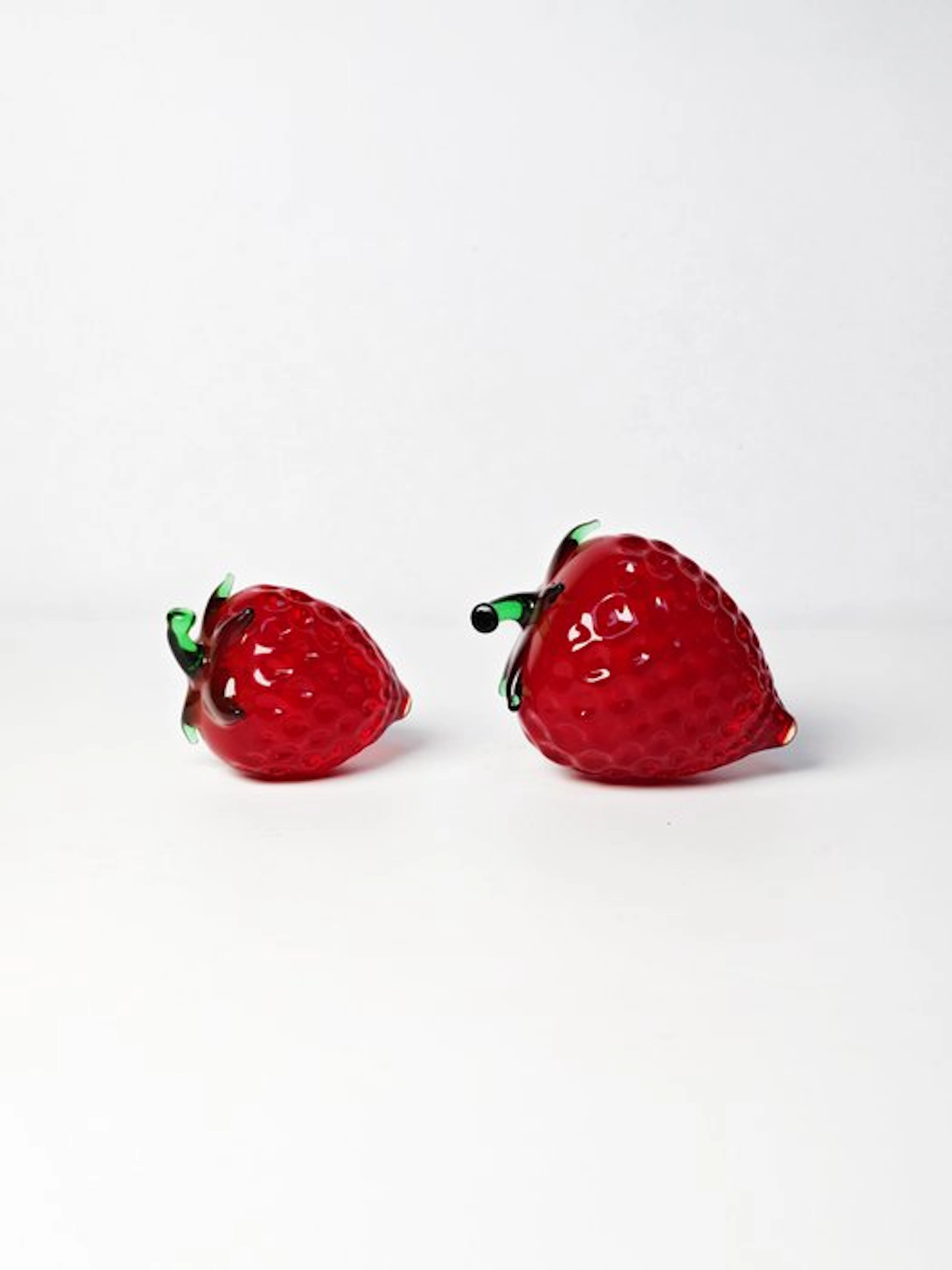 Sculpture, Set di 2 Fragole decorative - 6 cm - Murano glass