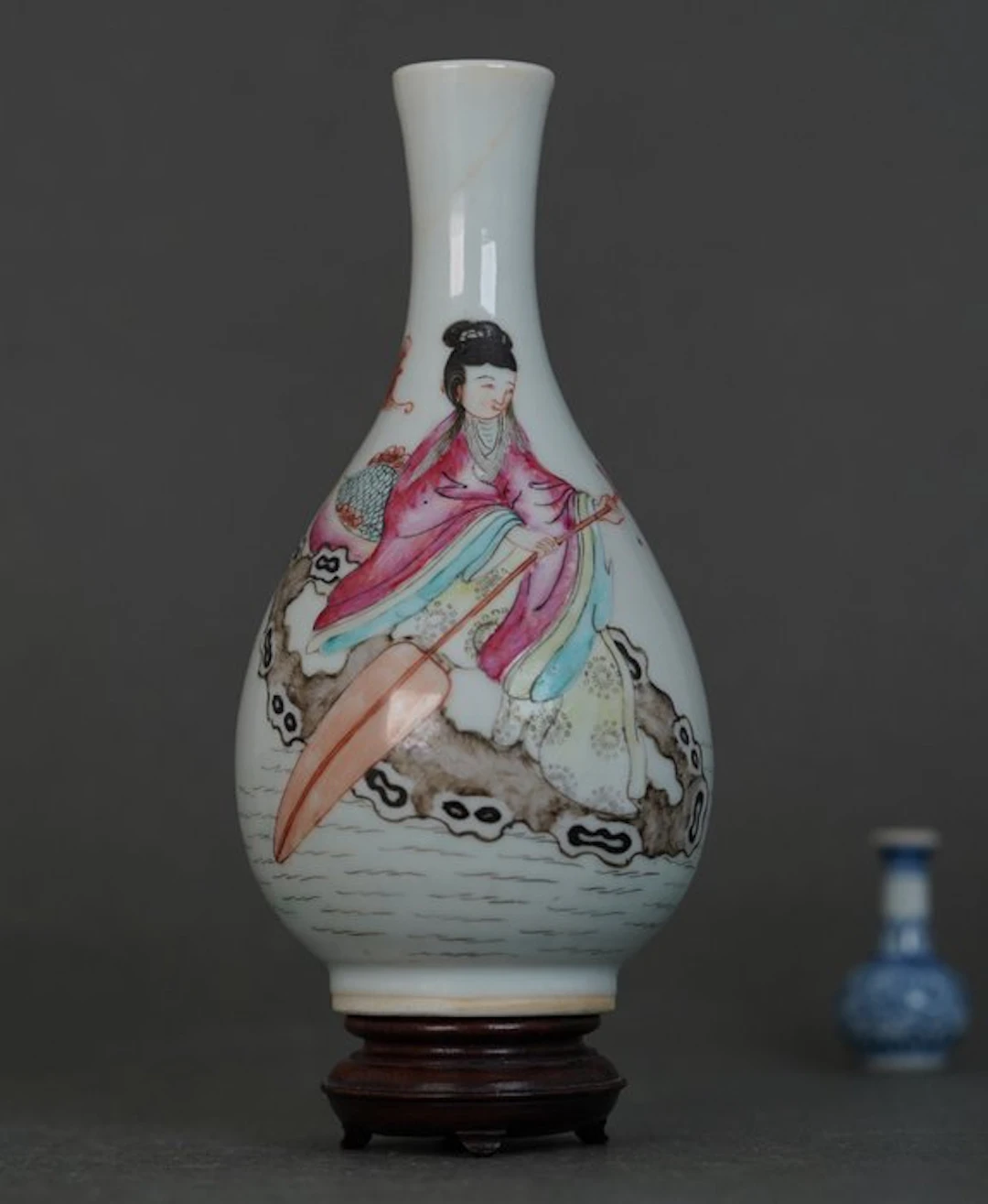 Vase - Porcelain - China - LatQing Dynasty