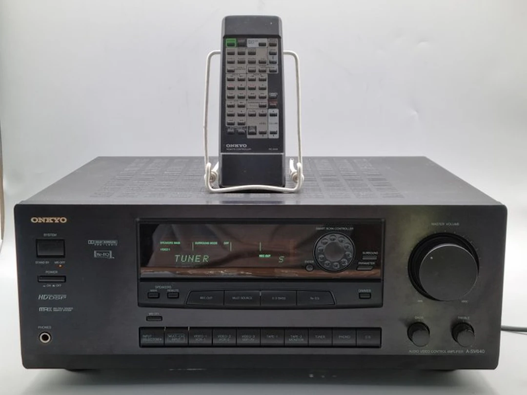 Onkyo - A-SV640 AV Surround Sound Solid state multi-channel amplifier