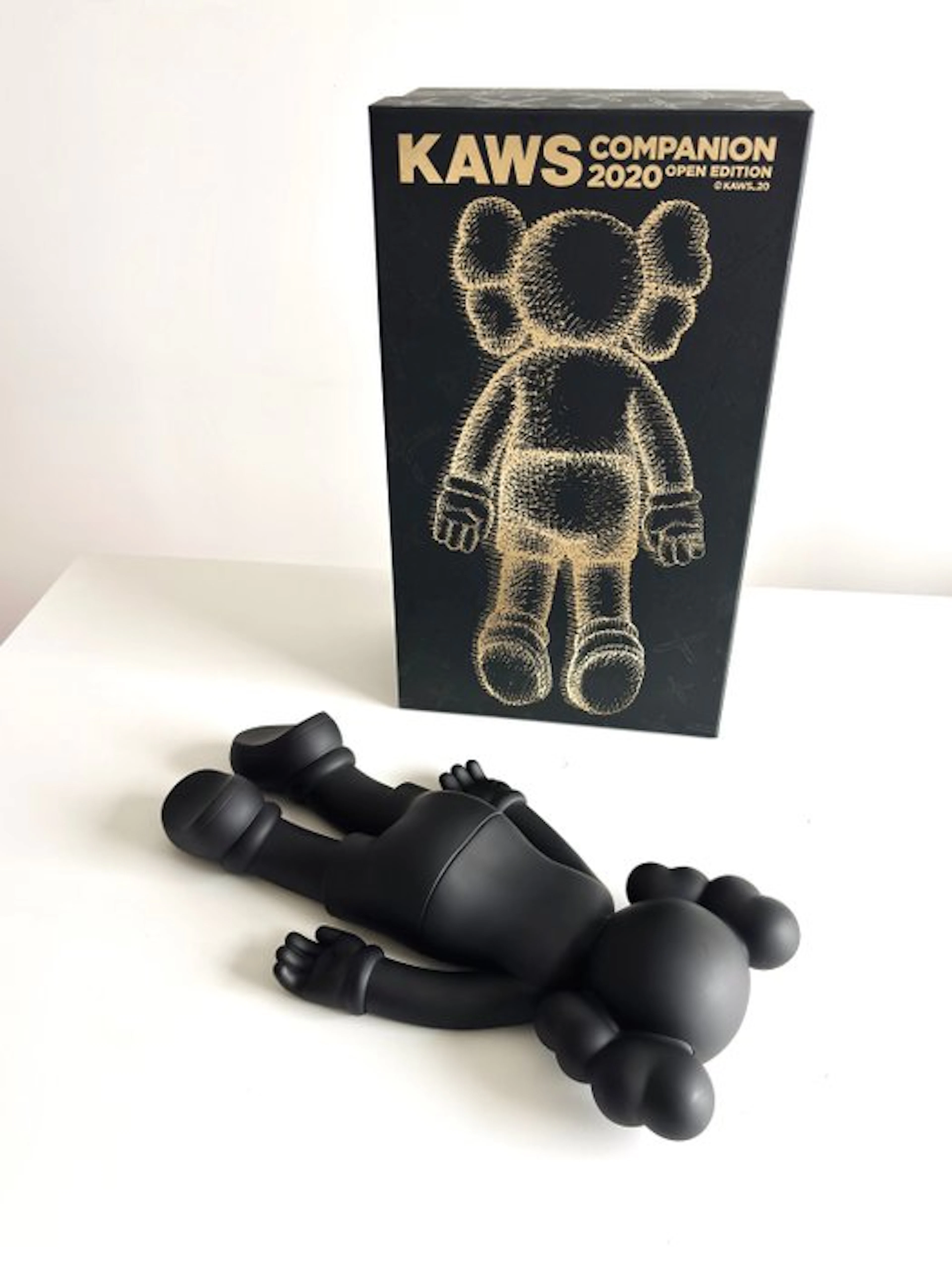Medicom Toy - Kaws (1974) - Sculpture