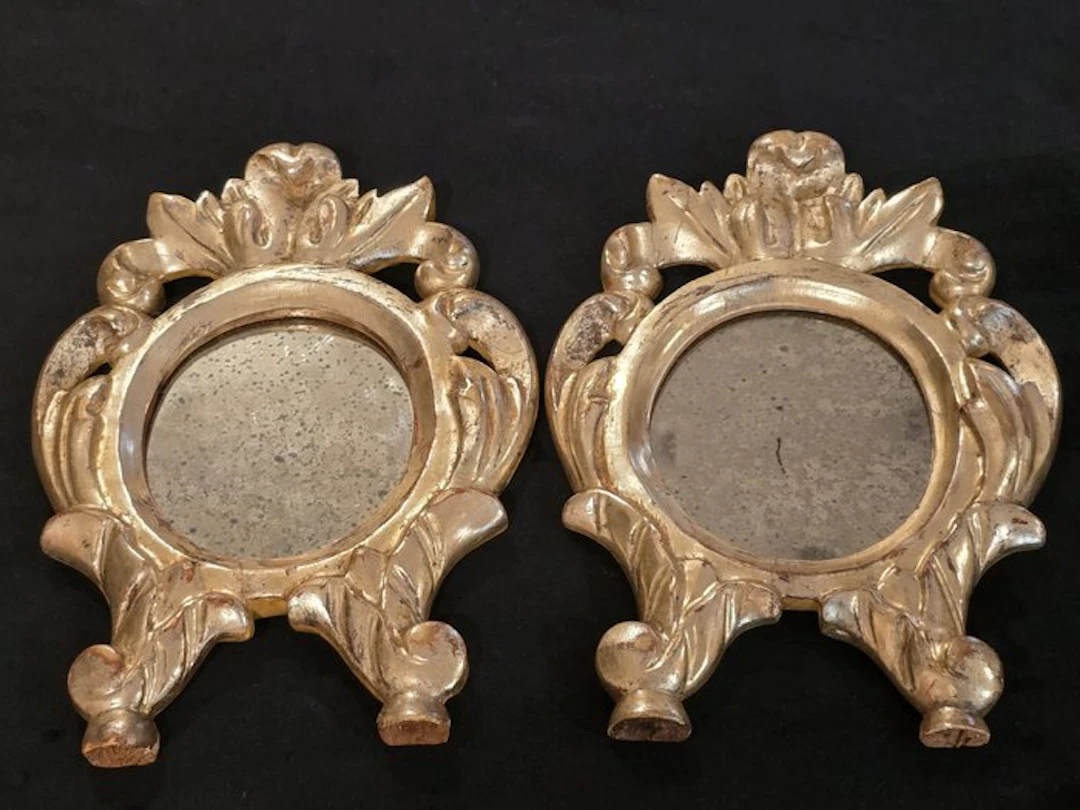 Frame (2)- Gilded frames in Mecca and a mercury mirror