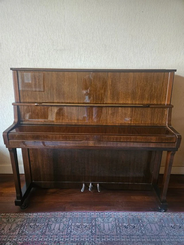 Petrof - P 131 - - Upright piano - Czechia - 2000