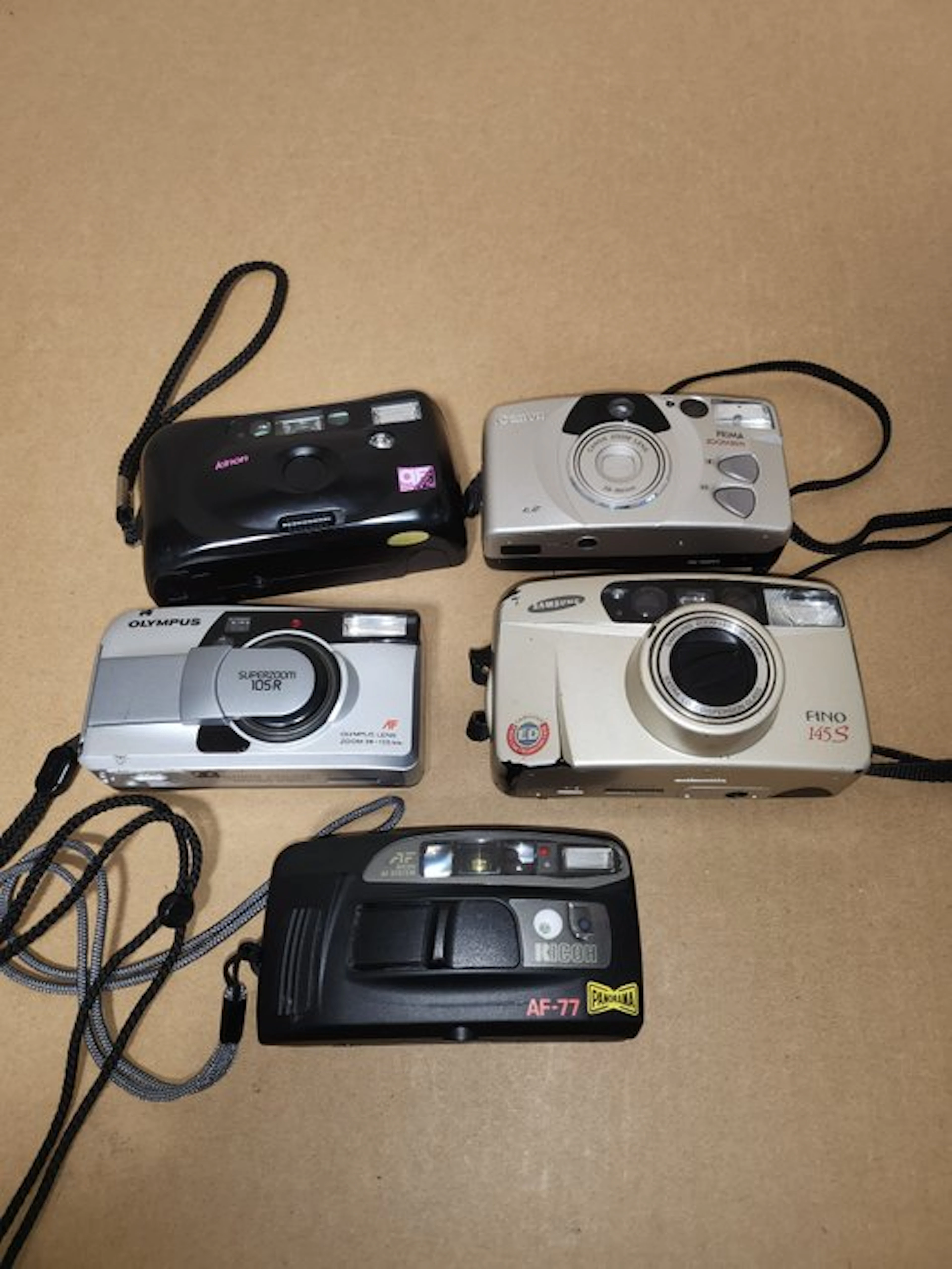 Olympus, Samsung, Canon, Ricoh Superzoom 105R et autres | Analogue camera