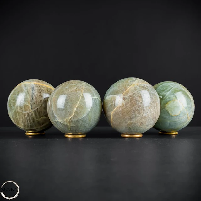 Garnierite – Four extraordinary spheres with a harmonious...