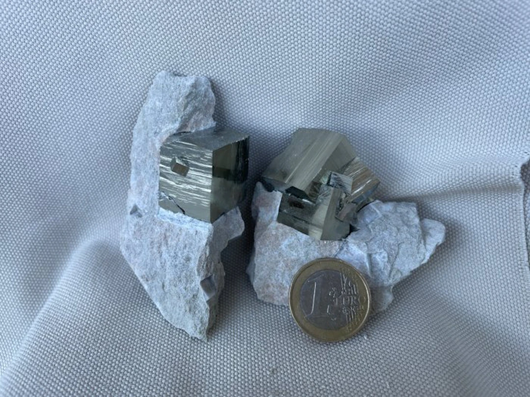 Navajún Pyrites Combo Crystals on matrix- 209 g - (2)