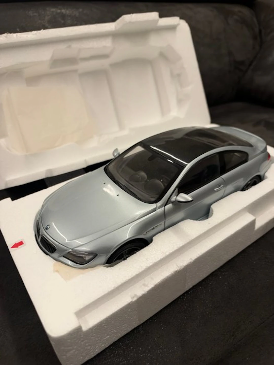 Kyosho 1:18 - Model car - BMW M6